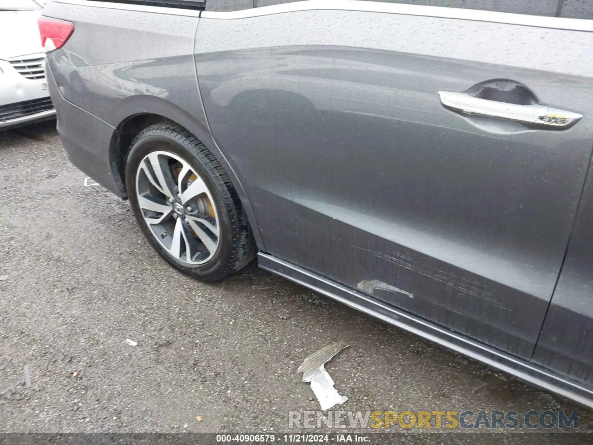 18 Photograph of a damaged car 5FNRL6H91KB048535 HONDA ODYSSEY 2019