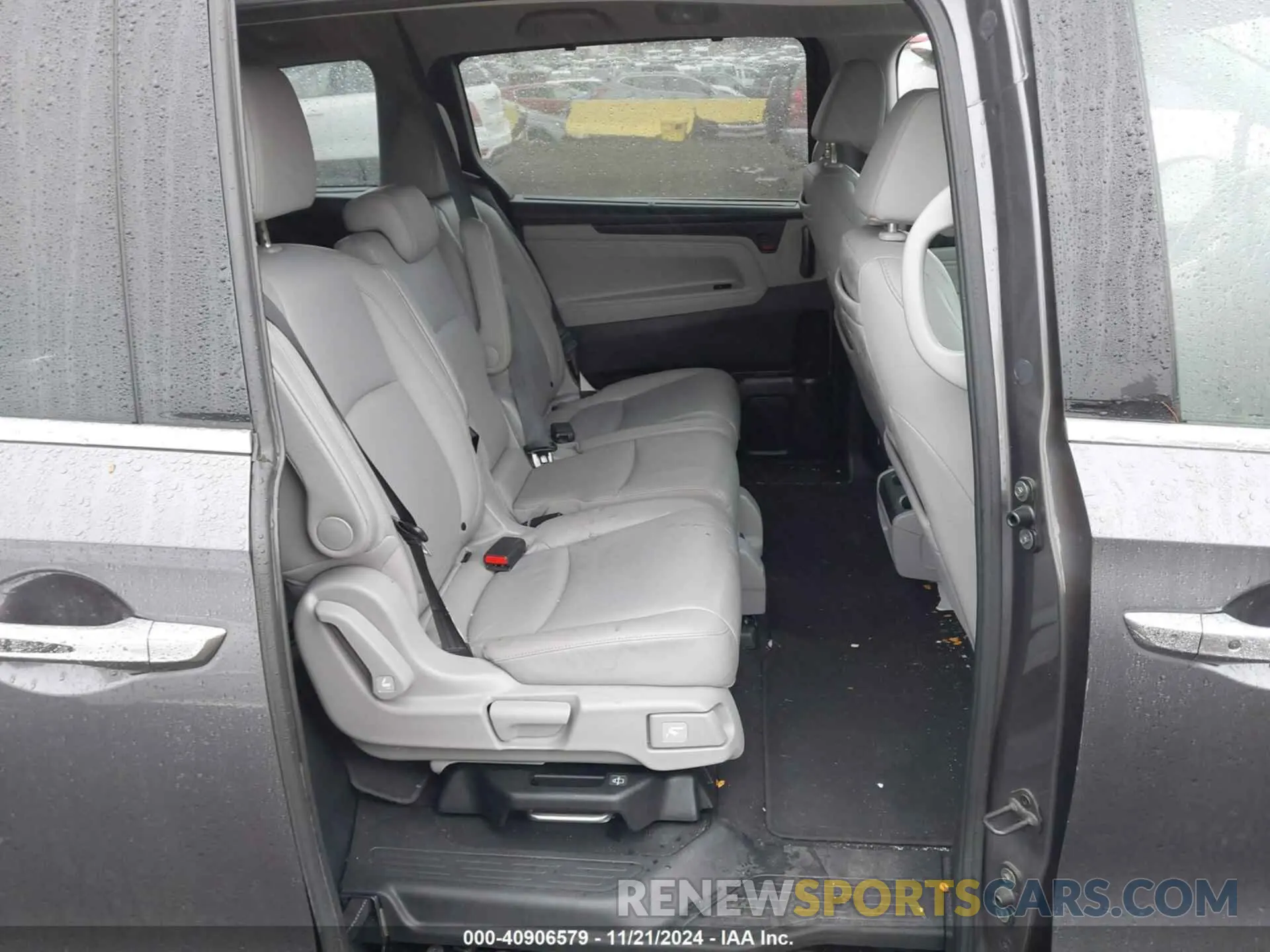 8 Photograph of a damaged car 5FNRL6H91KB048535 HONDA ODYSSEY 2019