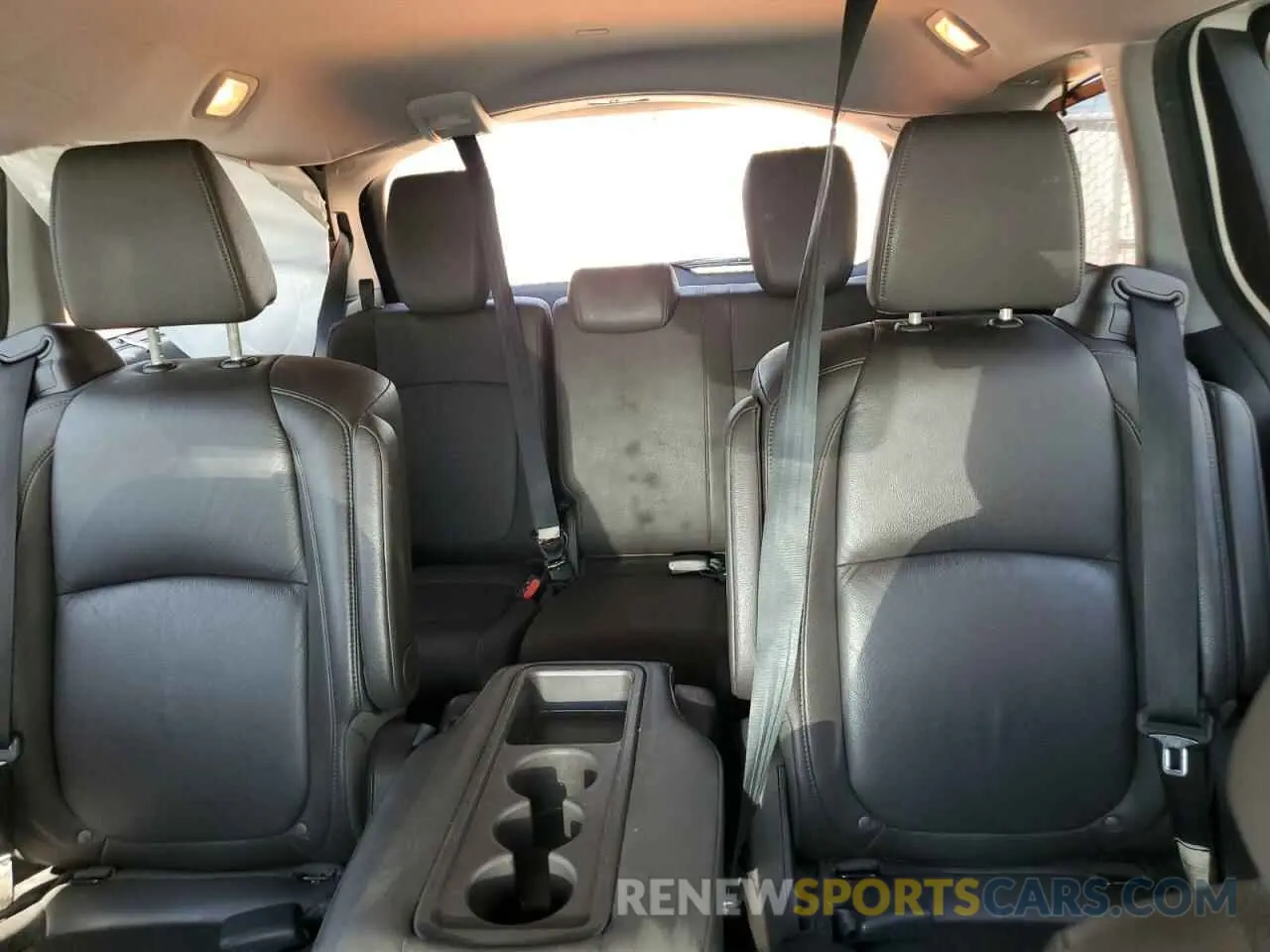 10 Photograph of a damaged car 5FNRL6H91KB109544 HONDA ODYSSEY 2019