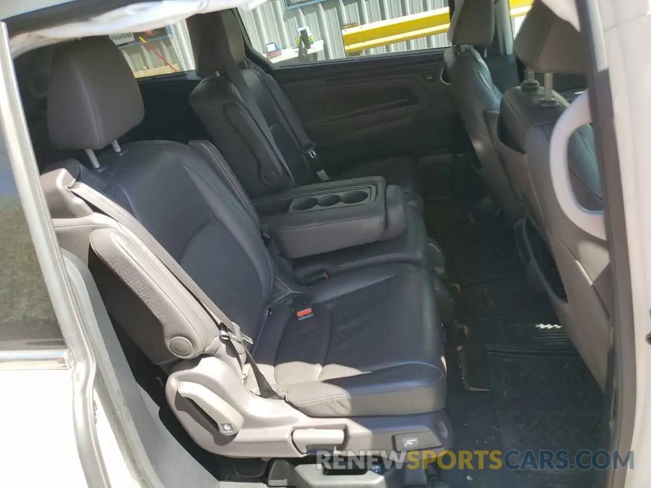 11 Photograph of a damaged car 5FNRL6H91KB109544 HONDA ODYSSEY 2019