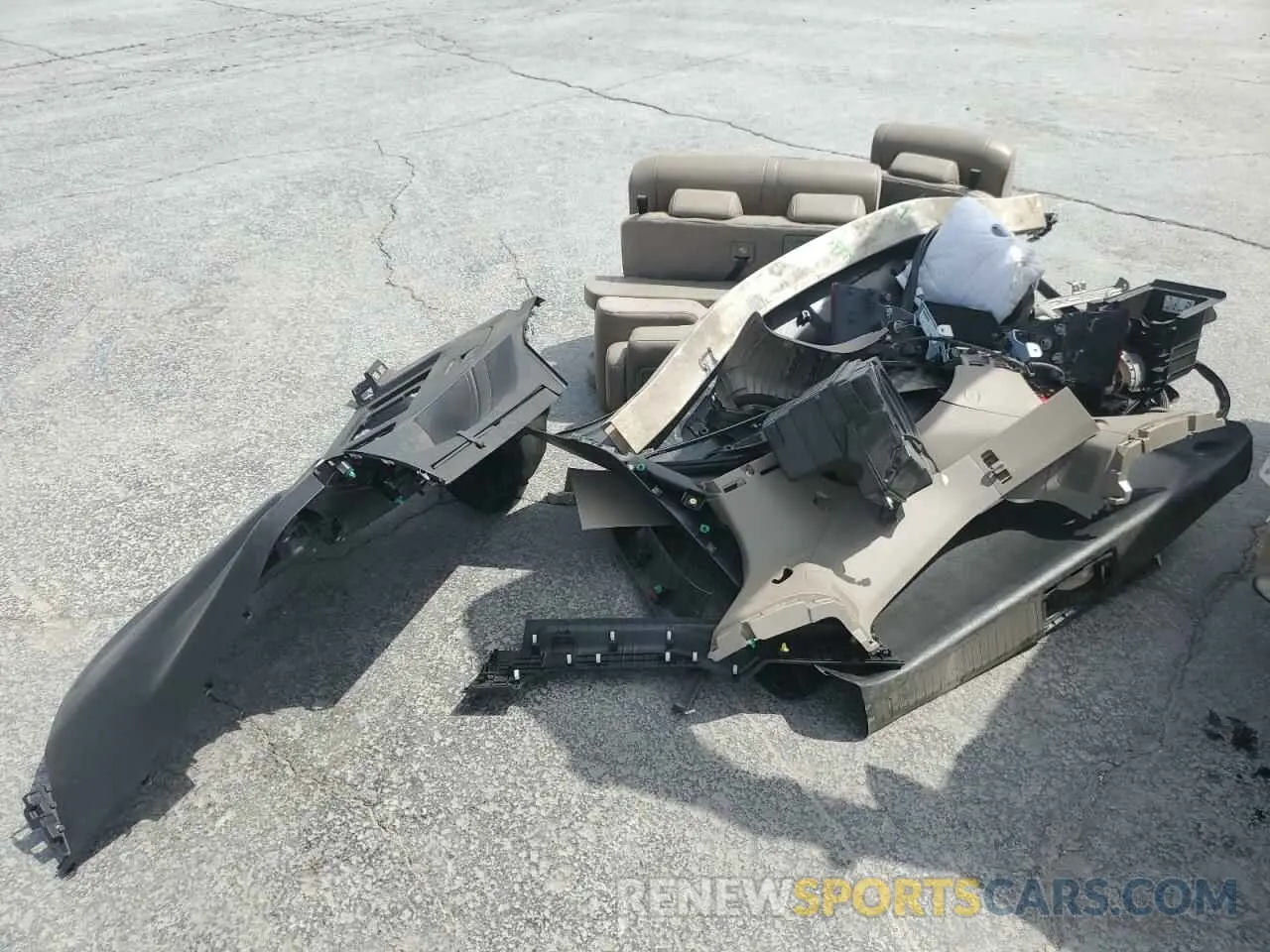 13 Photograph of a damaged car 5FNRL6H92KB052643 HONDA ODYSSEY 2019