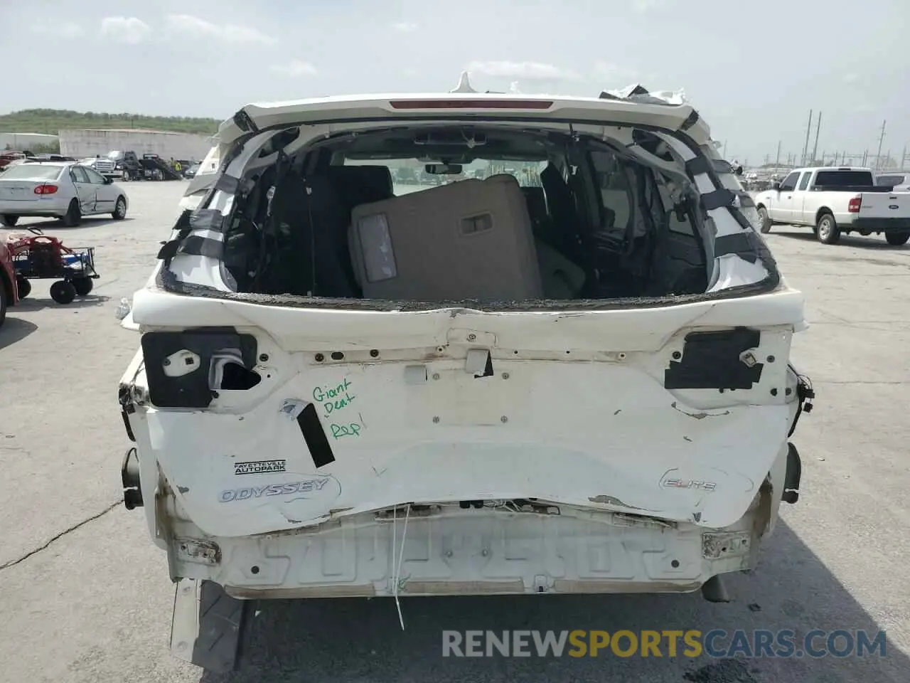 6 Photograph of a damaged car 5FNRL6H92KB052643 HONDA ODYSSEY 2019