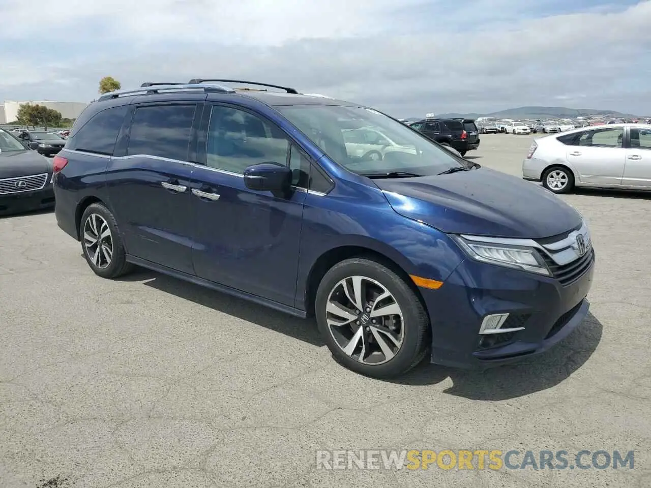 4 Photograph of a damaged car 5FNRL6H92KB098537 HONDA ODYSSEY 2019