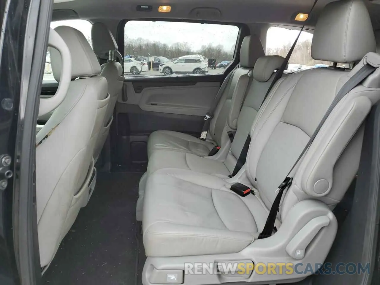11 Photograph of a damaged car 5FNRL6H93KB002995 HONDA ODYSSEY 2019