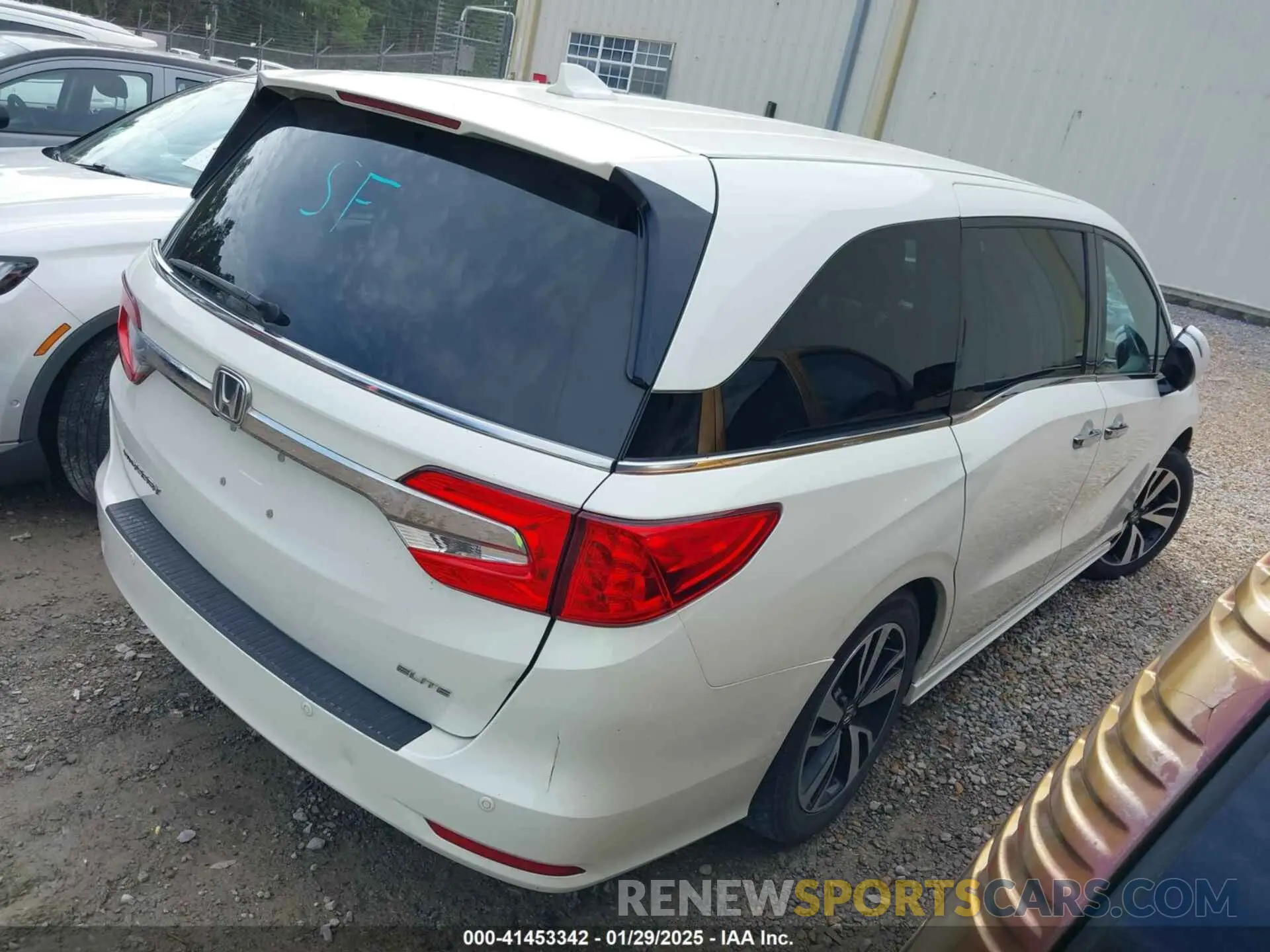 4 Photograph of a damaged car 5FNRL6H93KB021160 HONDA ODYSSEY 2019