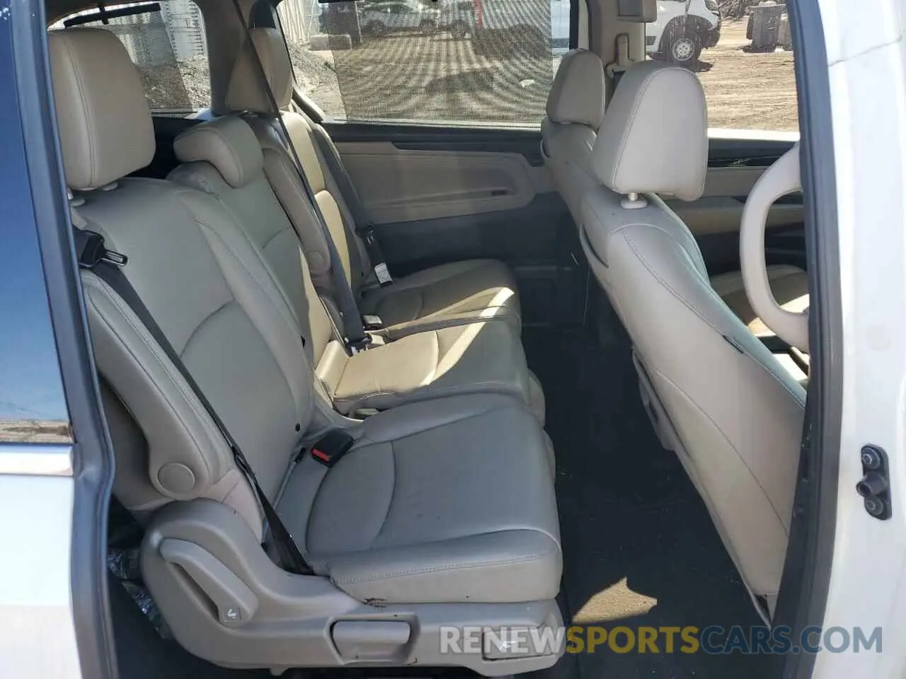 11 Photograph of a damaged car 5FNRL6H93KB072349 HONDA ODYSSEY 2019