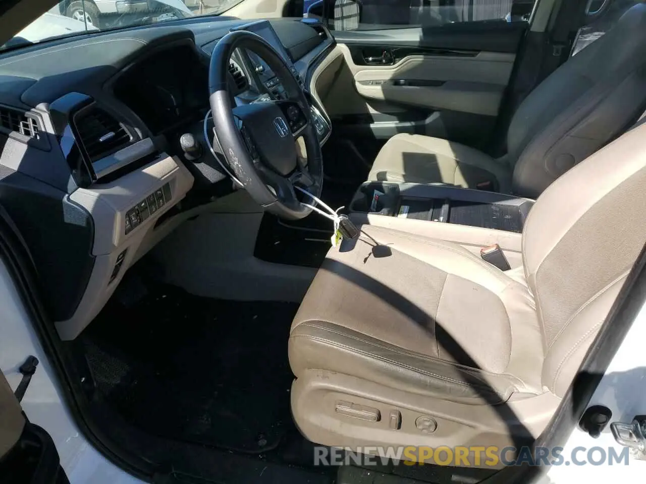 7 Photograph of a damaged car 5FNRL6H93KB072349 HONDA ODYSSEY 2019