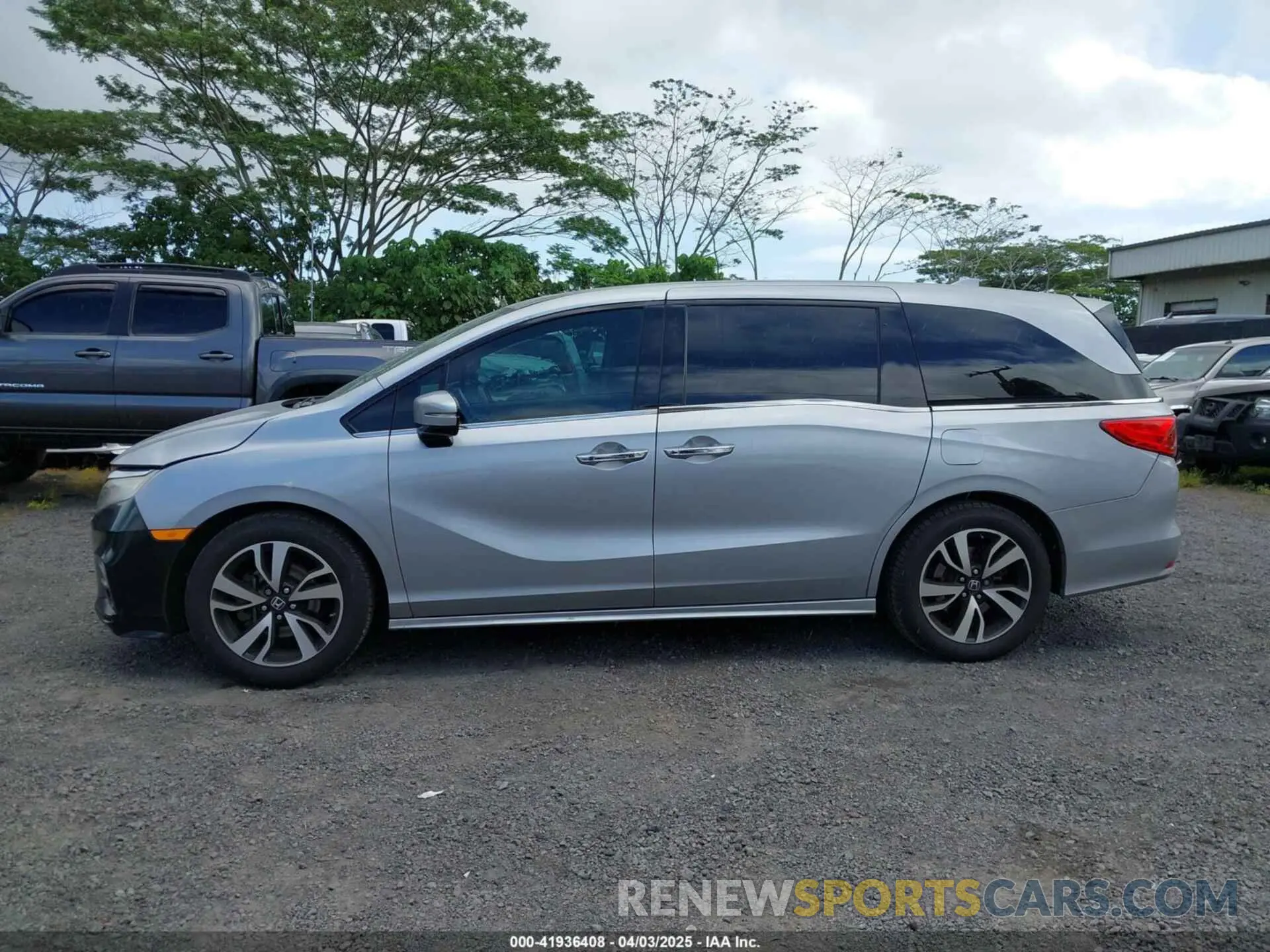 14 Photograph of a damaged car 5FNRL6H93KB077180 HONDA ODYSSEY 2019