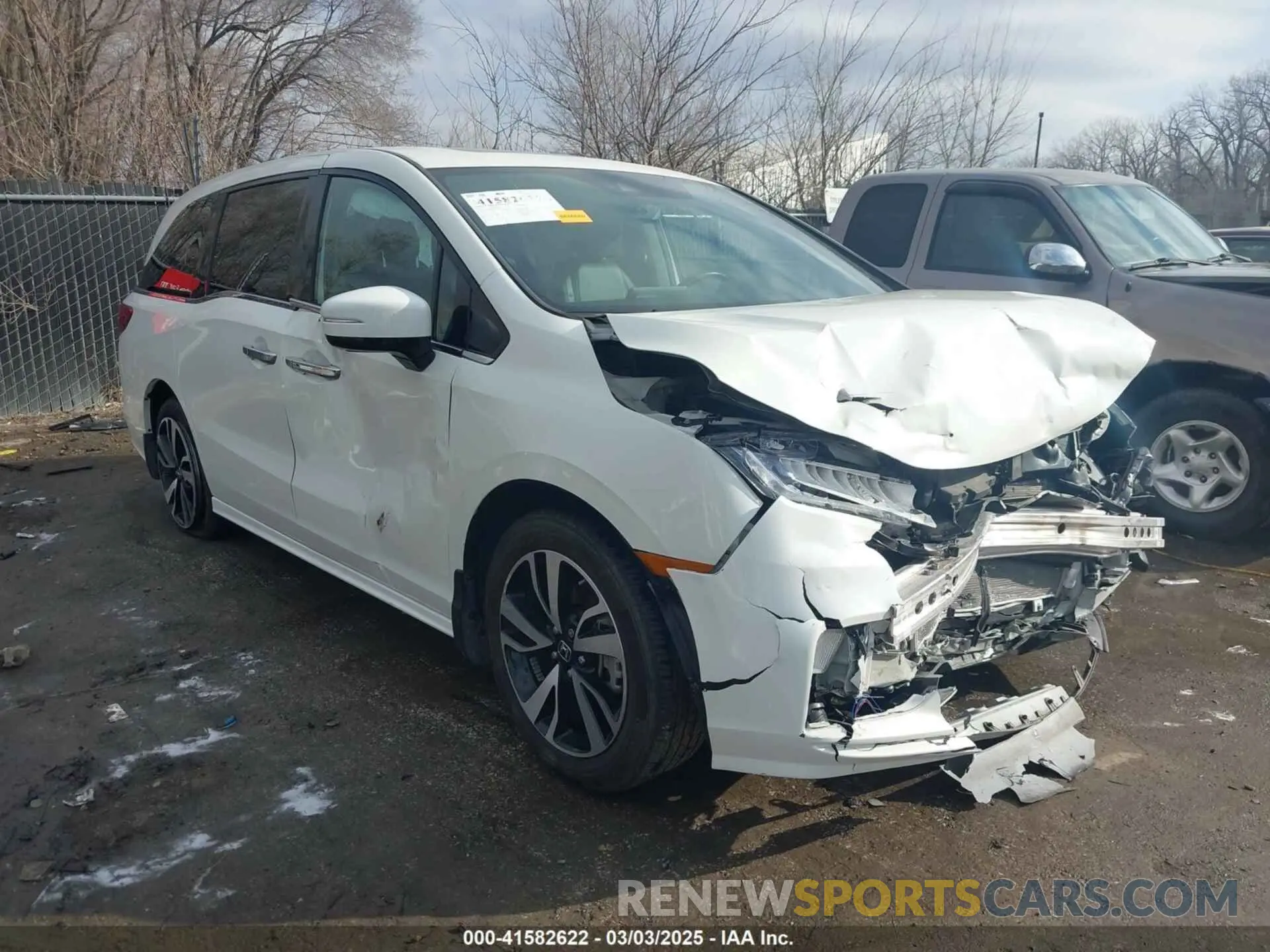 1 Photograph of a damaged car 5FNRL6H93KB117922 HONDA ODYSSEY 2019