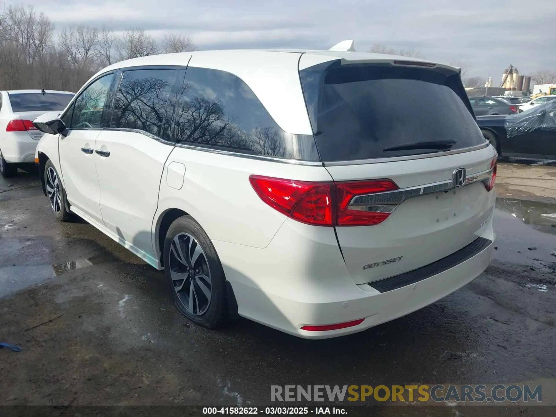 3 Photograph of a damaged car 5FNRL6H93KB117922 HONDA ODYSSEY 2019