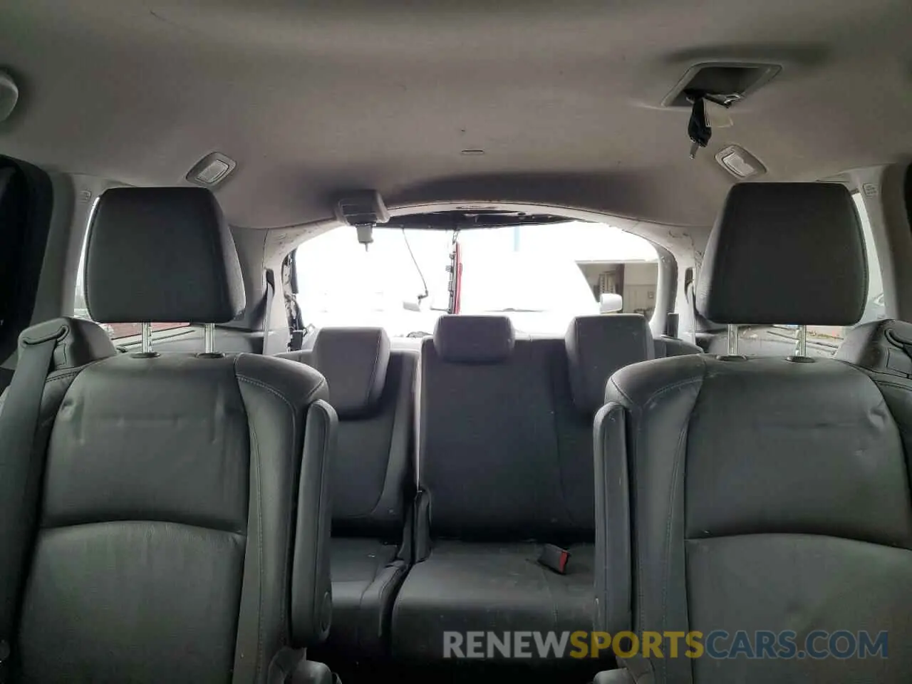 10 Photograph of a damaged car 5FNRL6H94KB108422 HONDA ODYSSEY 2019