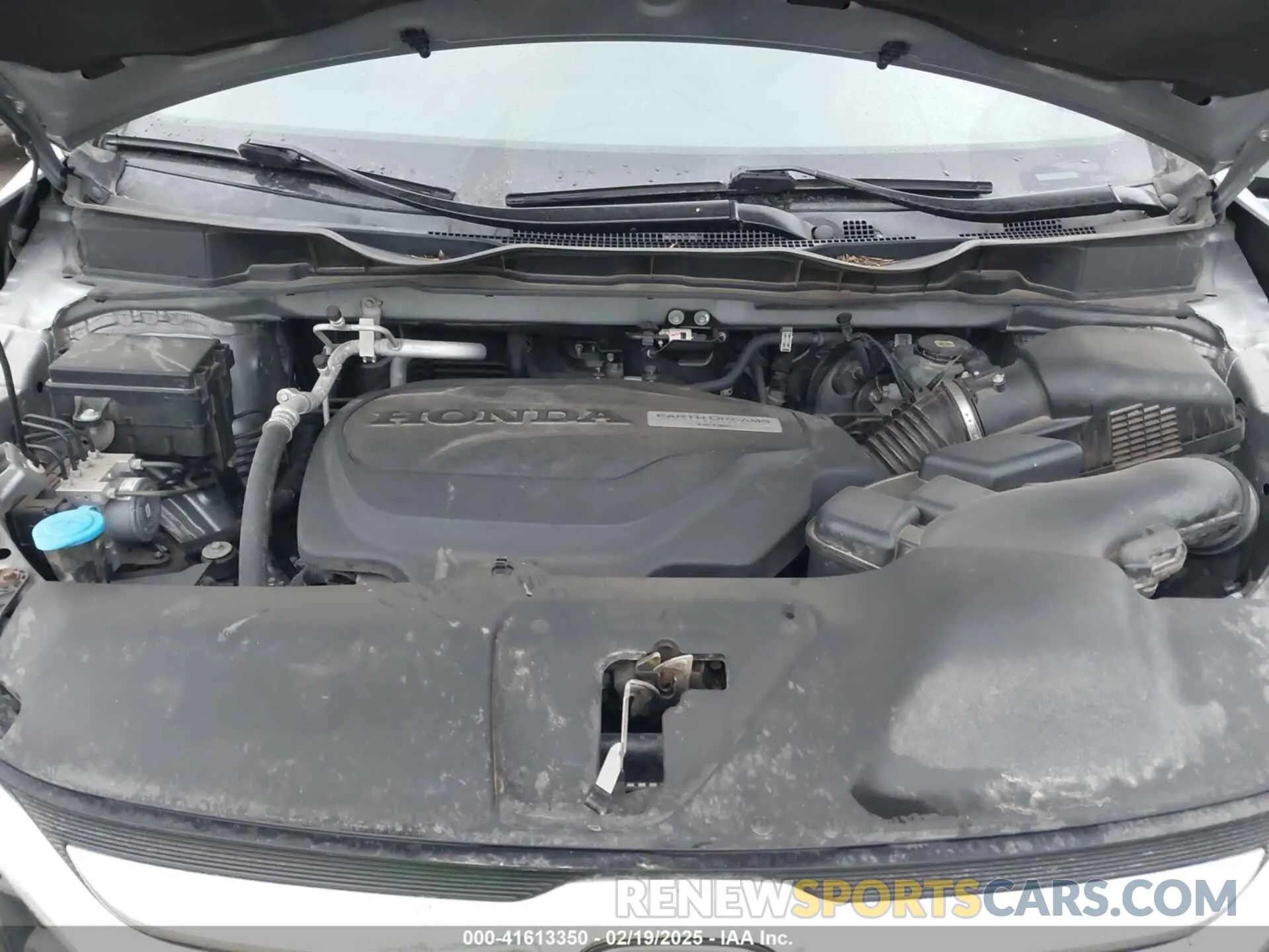 10 Photograph of a damaged car 5FNRL6H94KB109442 HONDA ODYSSEY 2019