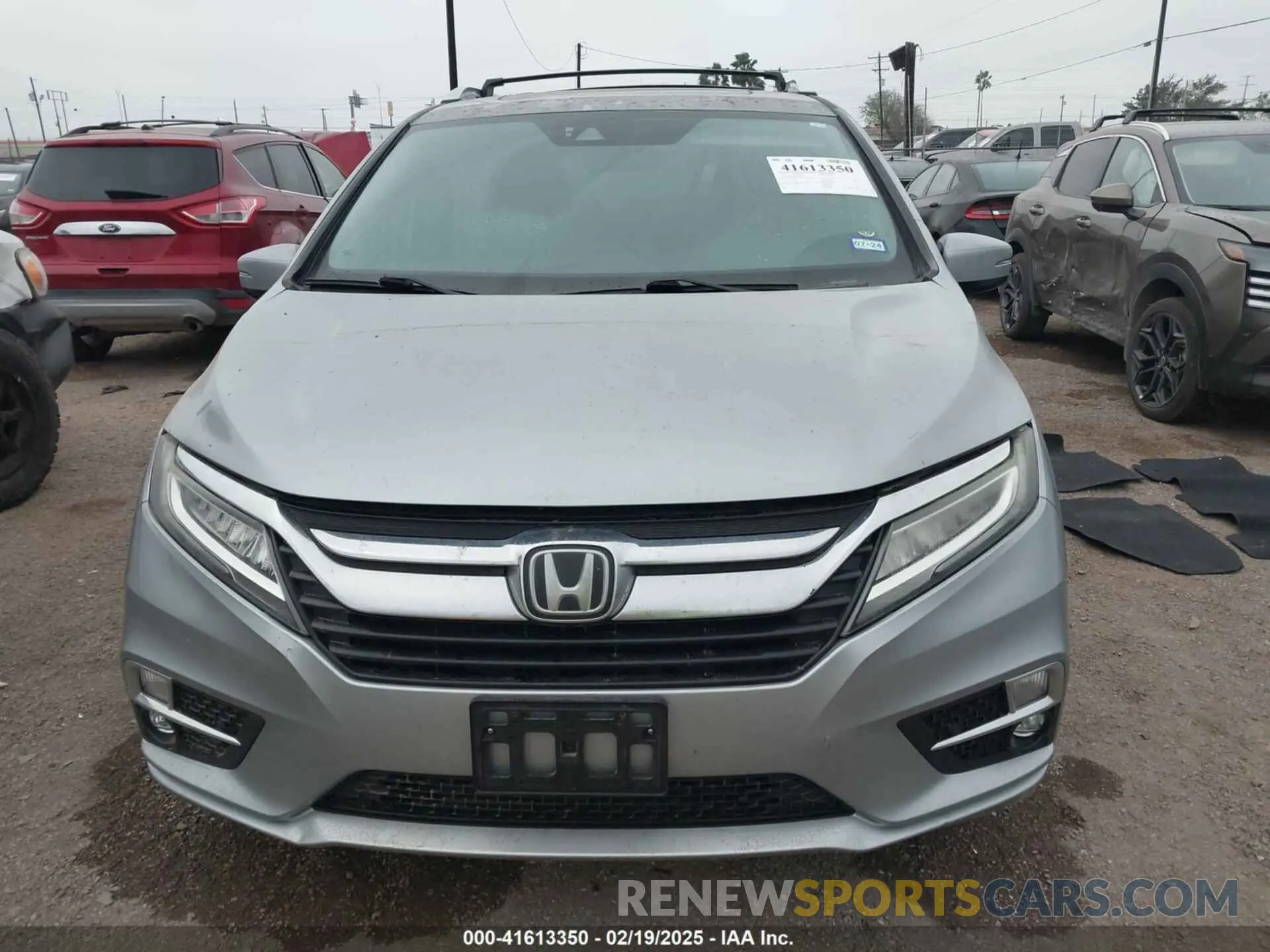 12 Photograph of a damaged car 5FNRL6H94KB109442 HONDA ODYSSEY 2019
