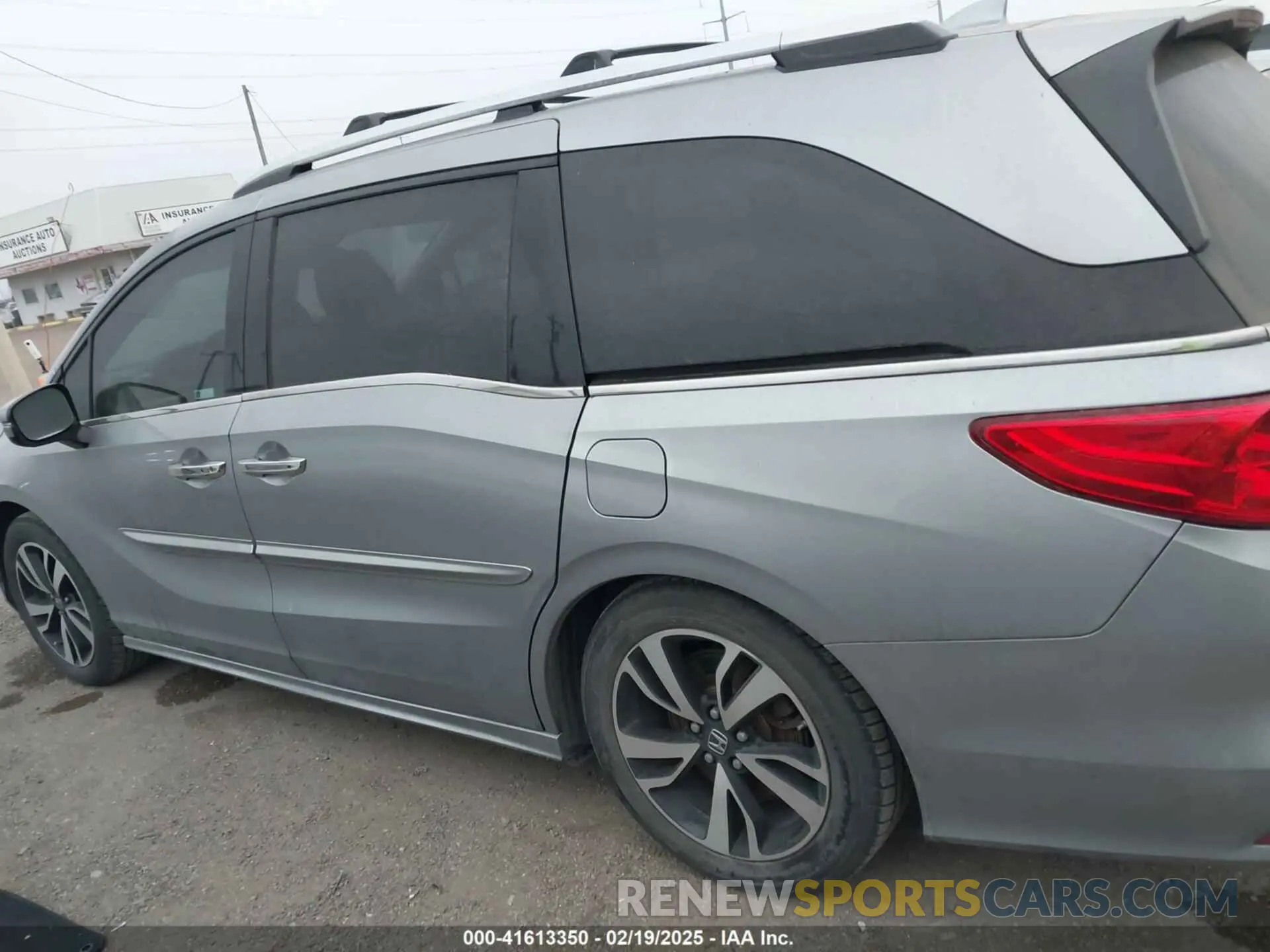 14 Photograph of a damaged car 5FNRL6H94KB109442 HONDA ODYSSEY 2019