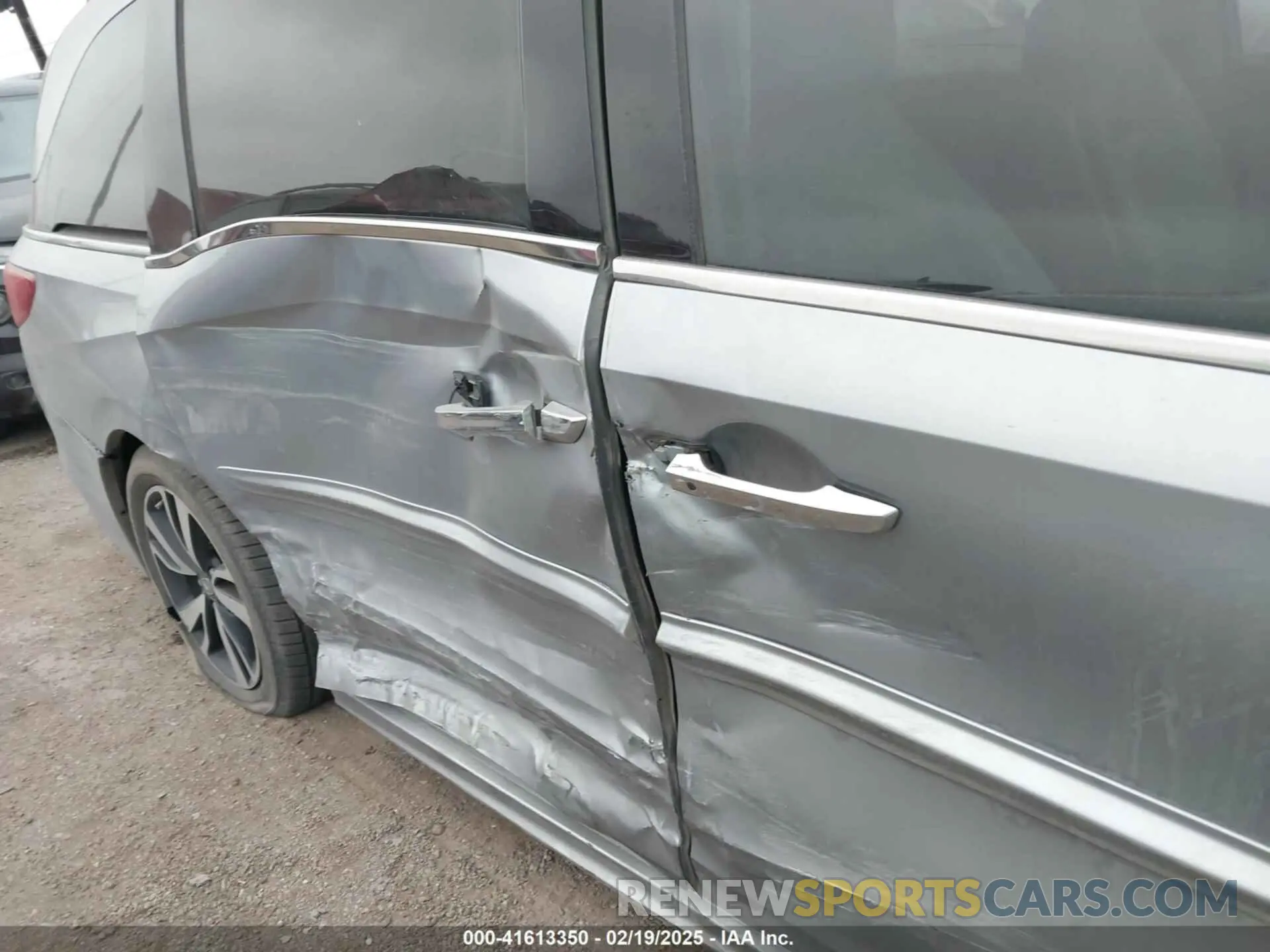 6 Photograph of a damaged car 5FNRL6H94KB109442 HONDA ODYSSEY 2019