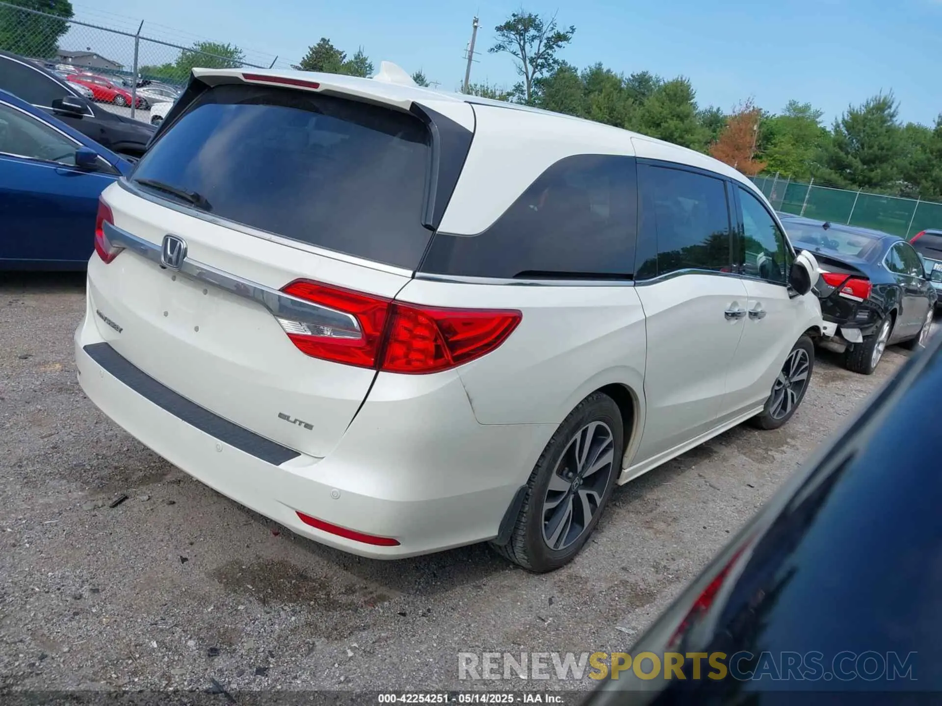 4 Photograph of a damaged car 5FNRL6H95KB047758 HONDA ODYSSEY 2019