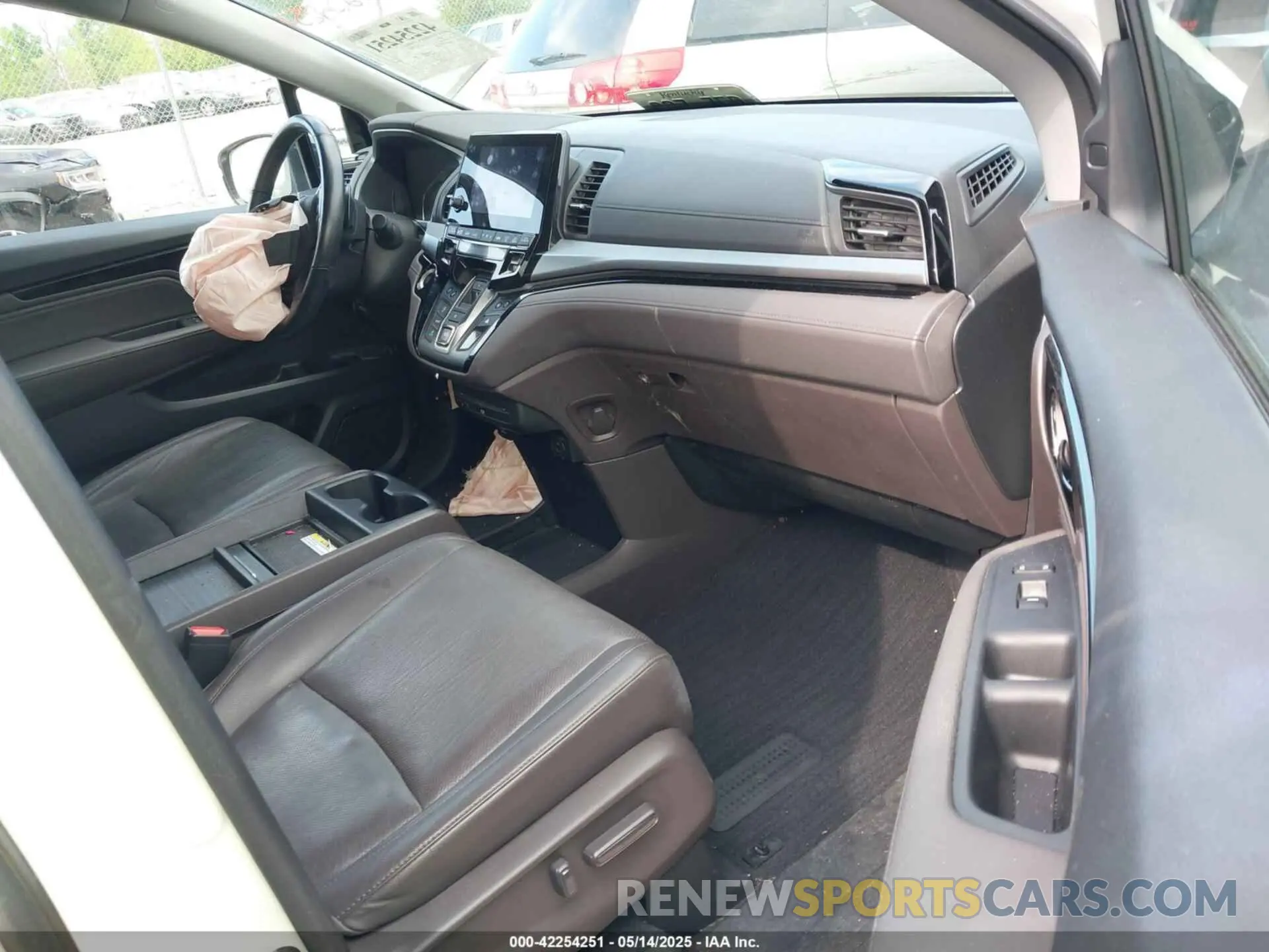 5 Photograph of a damaged car 5FNRL6H95KB047758 HONDA ODYSSEY 2019