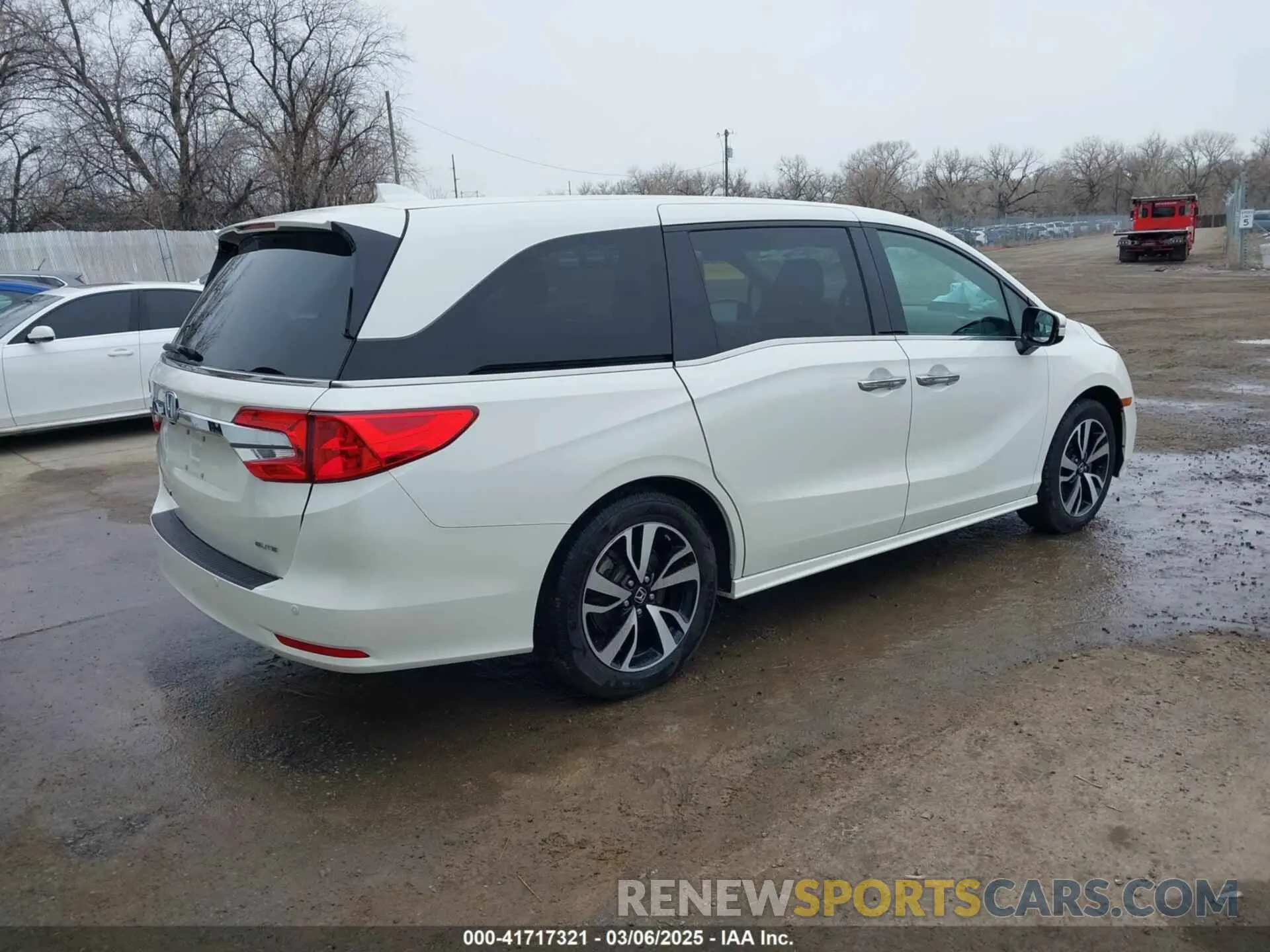 4 Photograph of a damaged car 5FNRL6H96KB060440 HONDA ODYSSEY 2019