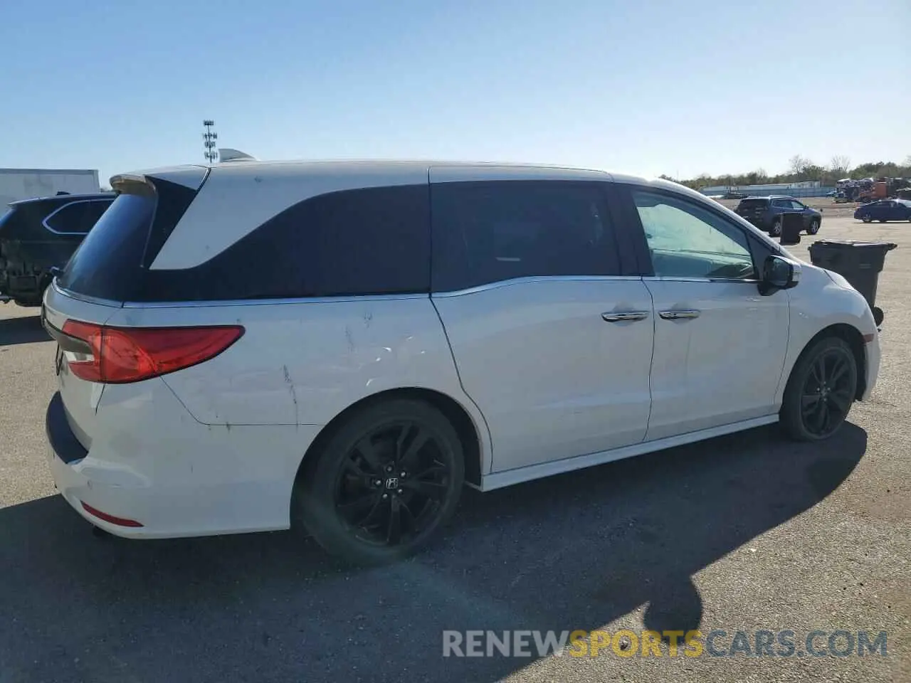3 Photograph of a damaged car 5FNRL6H98KB004399 HONDA ODYSSEY 2019