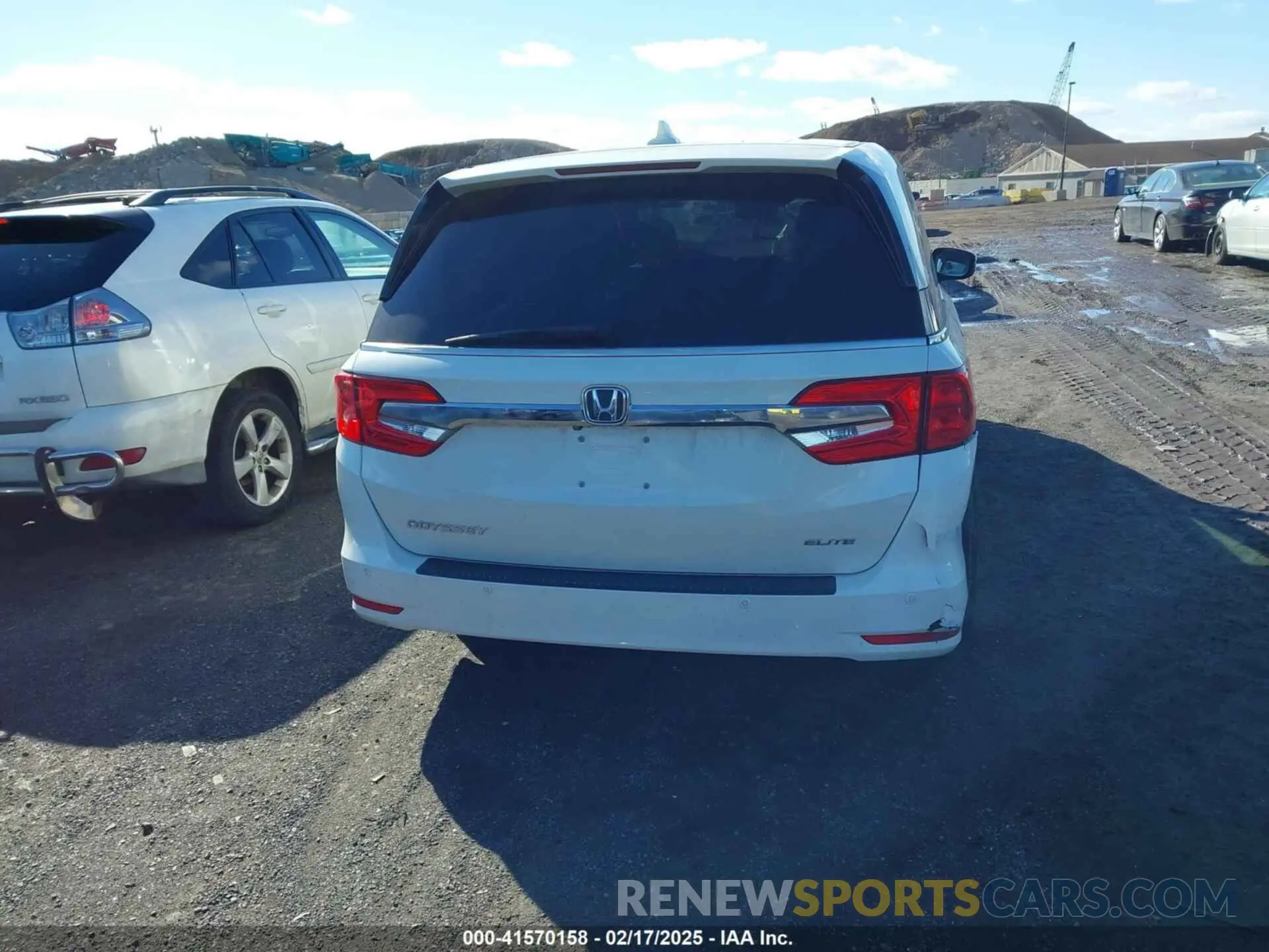 16 Photograph of a damaged car 5FNRL6H98KB022496 HONDA ODYSSEY 2019