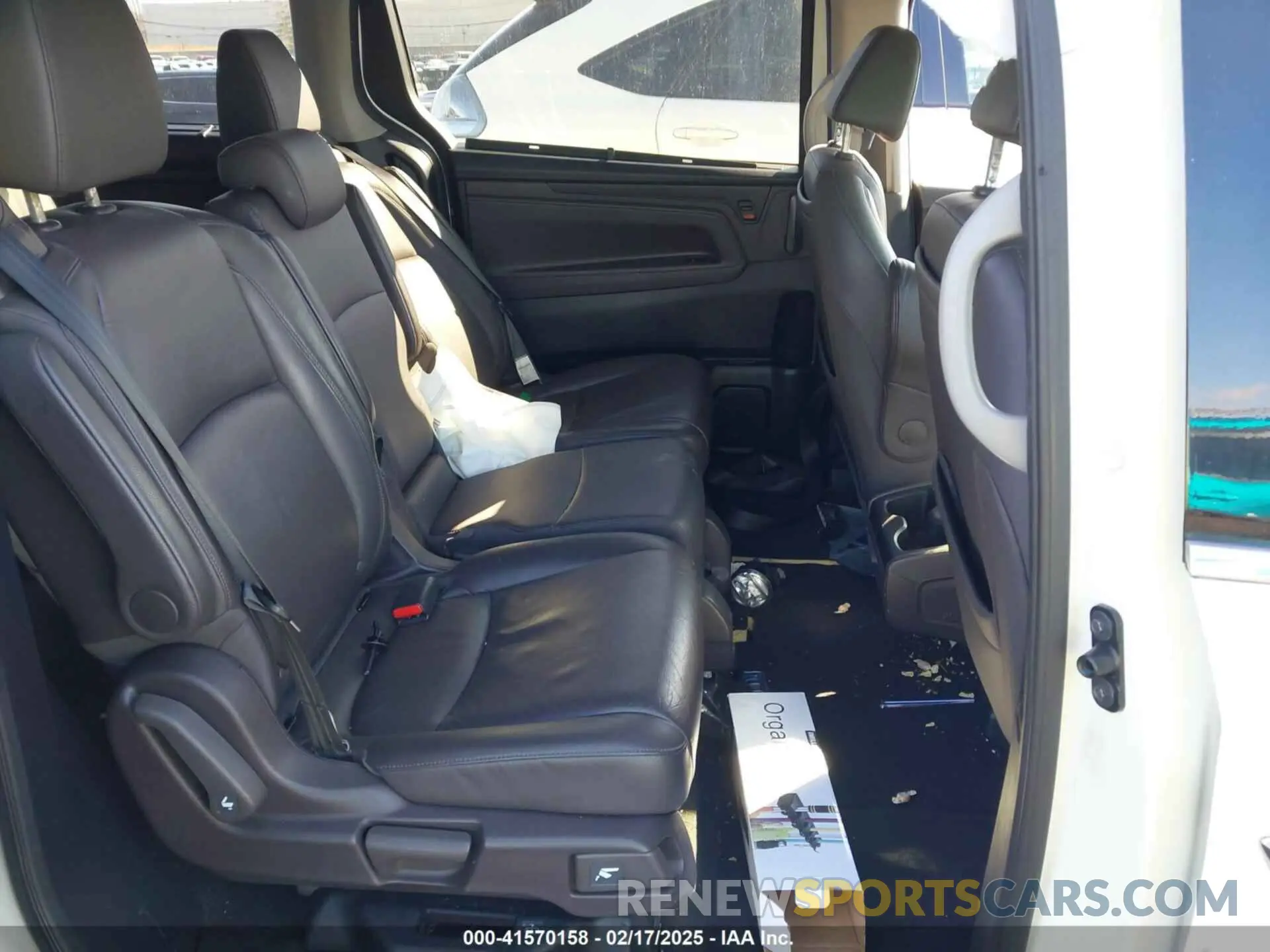 8 Photograph of a damaged car 5FNRL6H98KB022496 HONDA ODYSSEY 2019