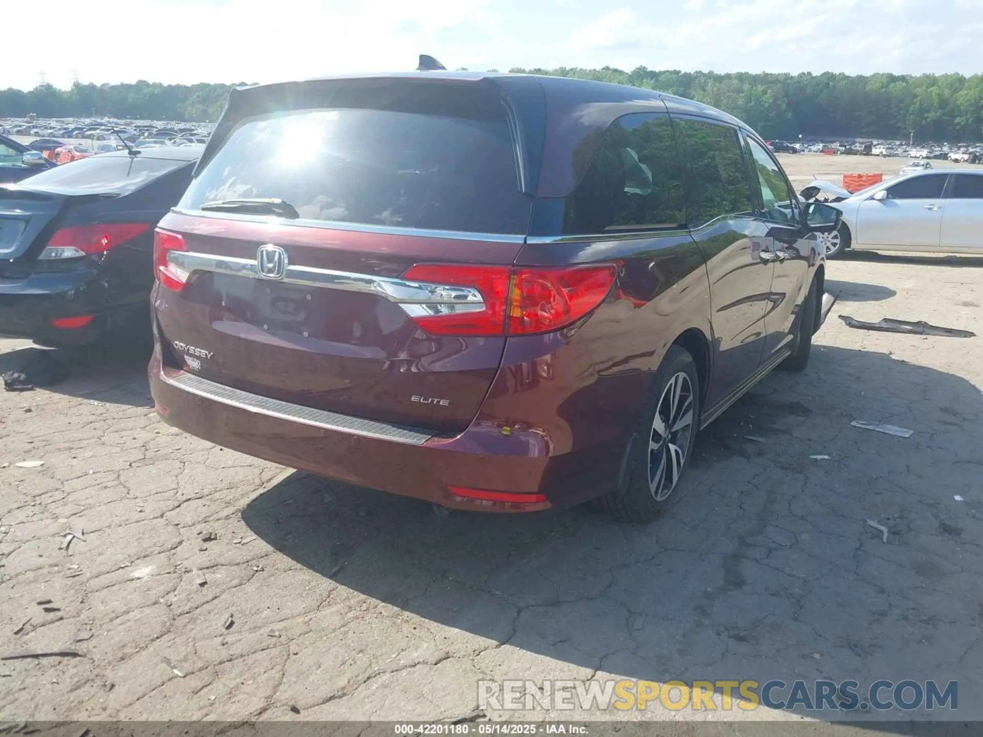 4 Photograph of a damaged car 5FNRL6H98KB027441 HONDA ODYSSEY 2019