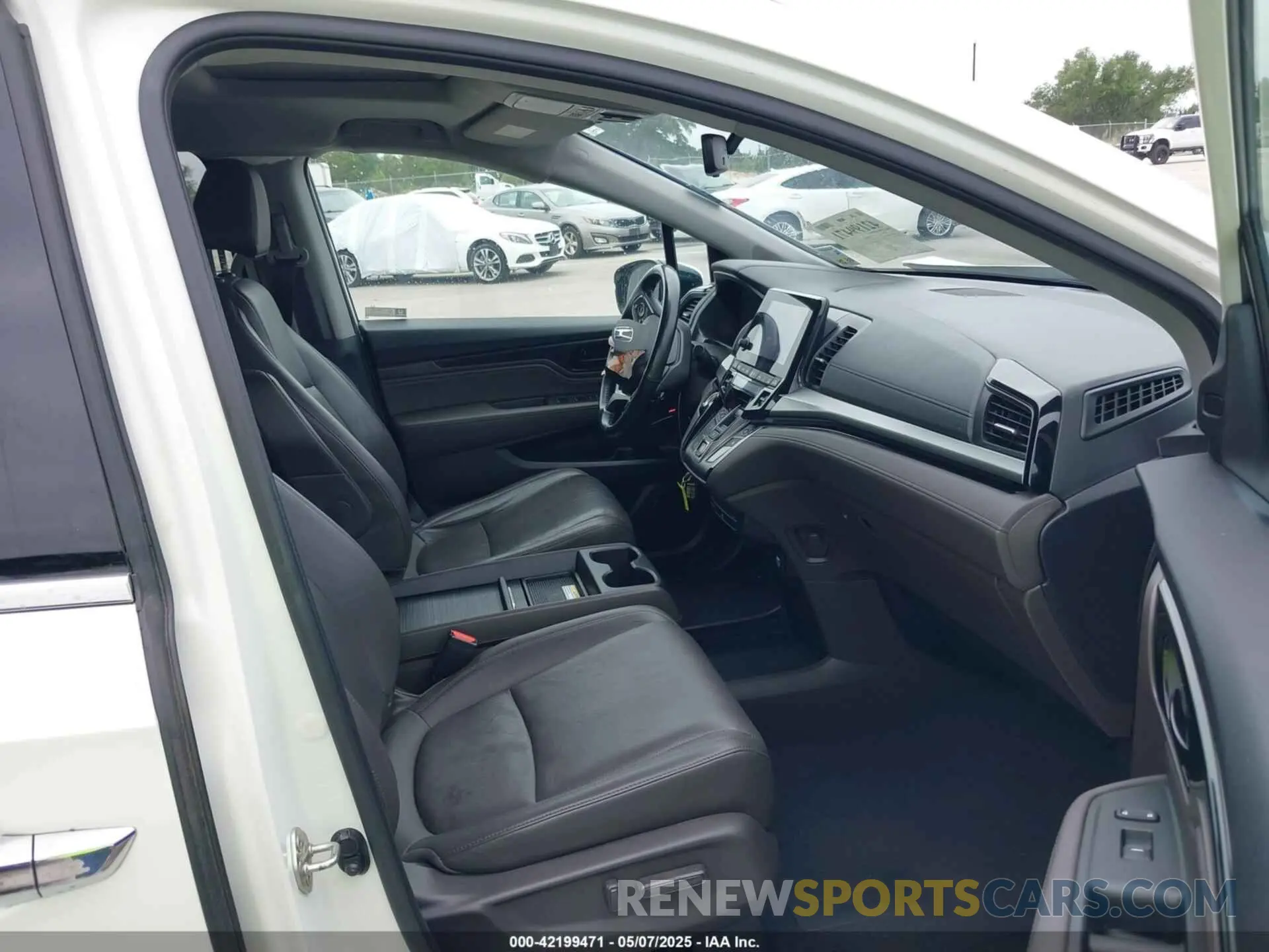 5 Photograph of a damaged car 5FNRL6H98KB062058 HONDA ODYSSEY 2019