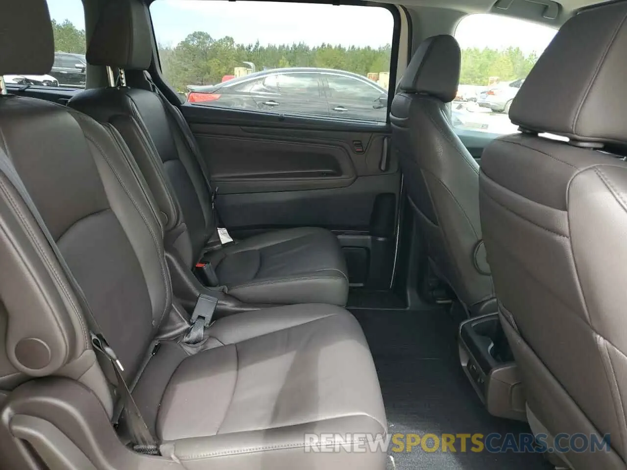 11 Photograph of a damaged car 5FNRL6H99KB013578 HONDA ODYSSEY 2019