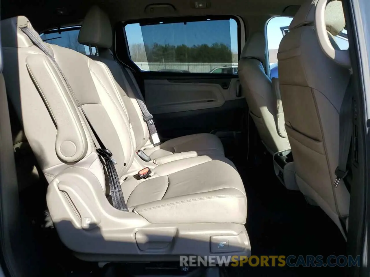 11 Photograph of a damaged car 5FNRL6H9XKB022600 HONDA ODYSSEY 2019