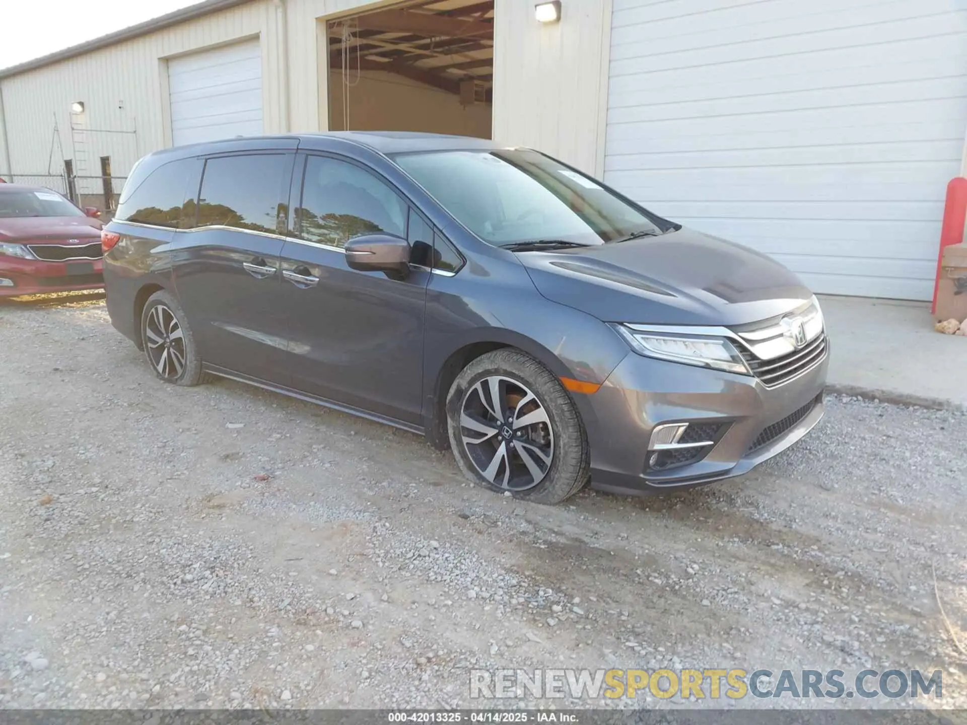 1 Photograph of a damaged car 5FNRL6H9XKB078665 HONDA ODYSSEY 2019