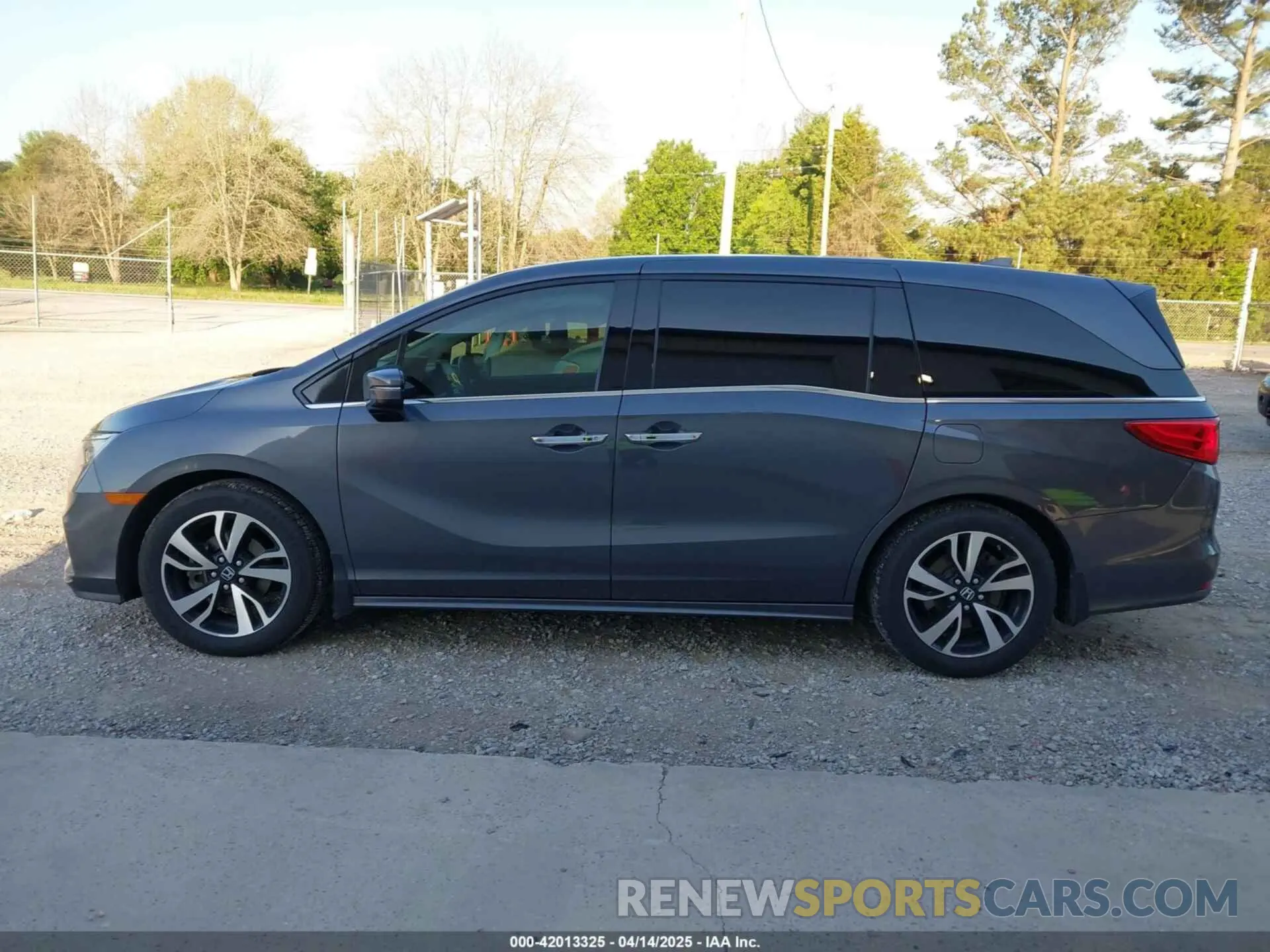 14 Photograph of a damaged car 5FNRL6H9XKB078665 HONDA ODYSSEY 2019