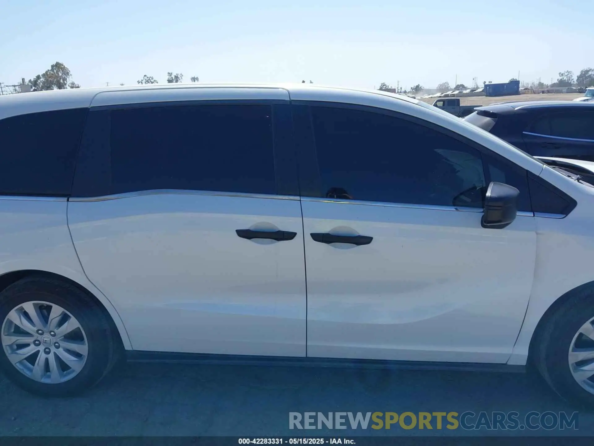14 Photograph of a damaged car 5FNRL6H21LB045977 HONDA ODYSSEY 2020