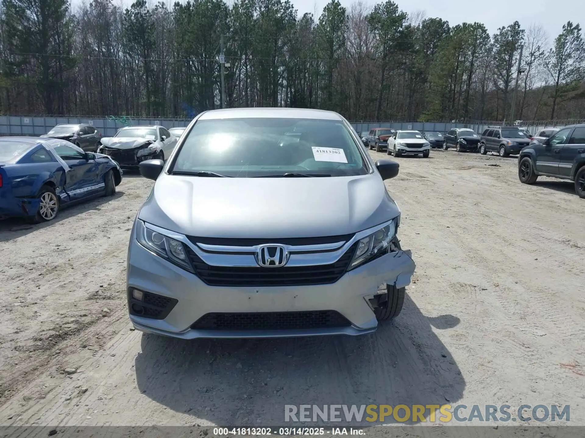 12 Photograph of a damaged car 5FNRL6H27LB001918 HONDA ODYSSEY 2020