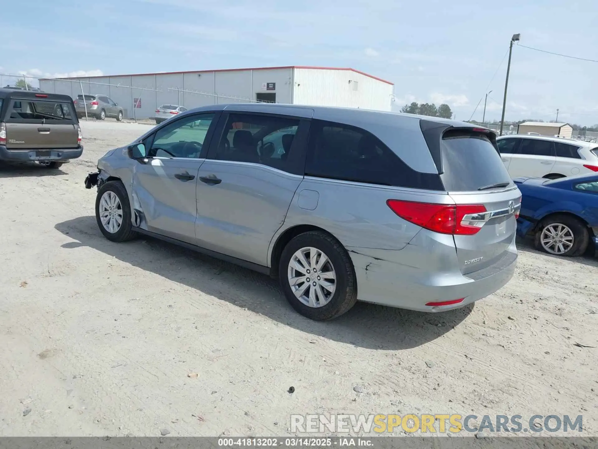 3 Photograph of a damaged car 5FNRL6H27LB001918 HONDA ODYSSEY 2020