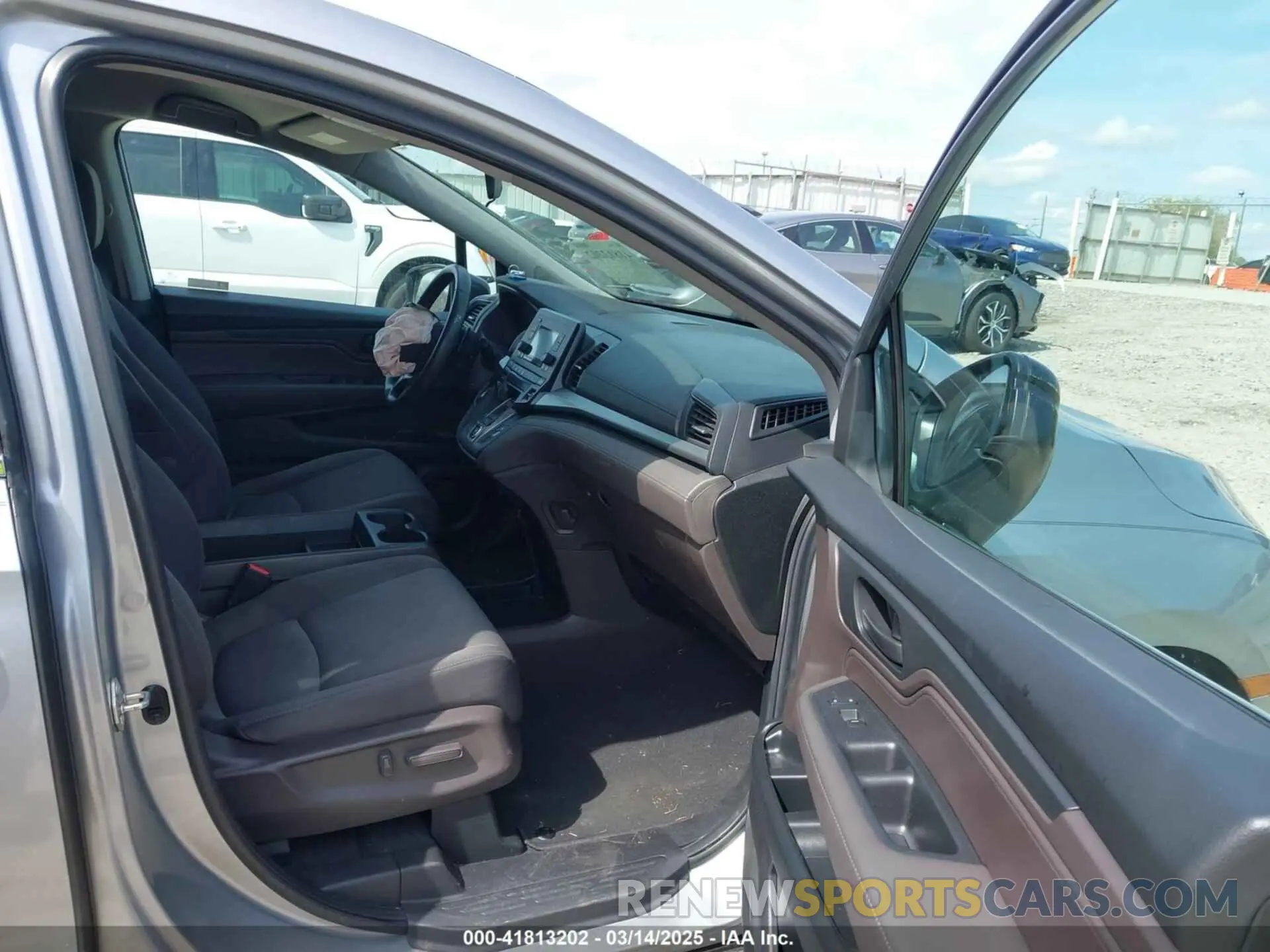 5 Photograph of a damaged car 5FNRL6H27LB001918 HONDA ODYSSEY 2020