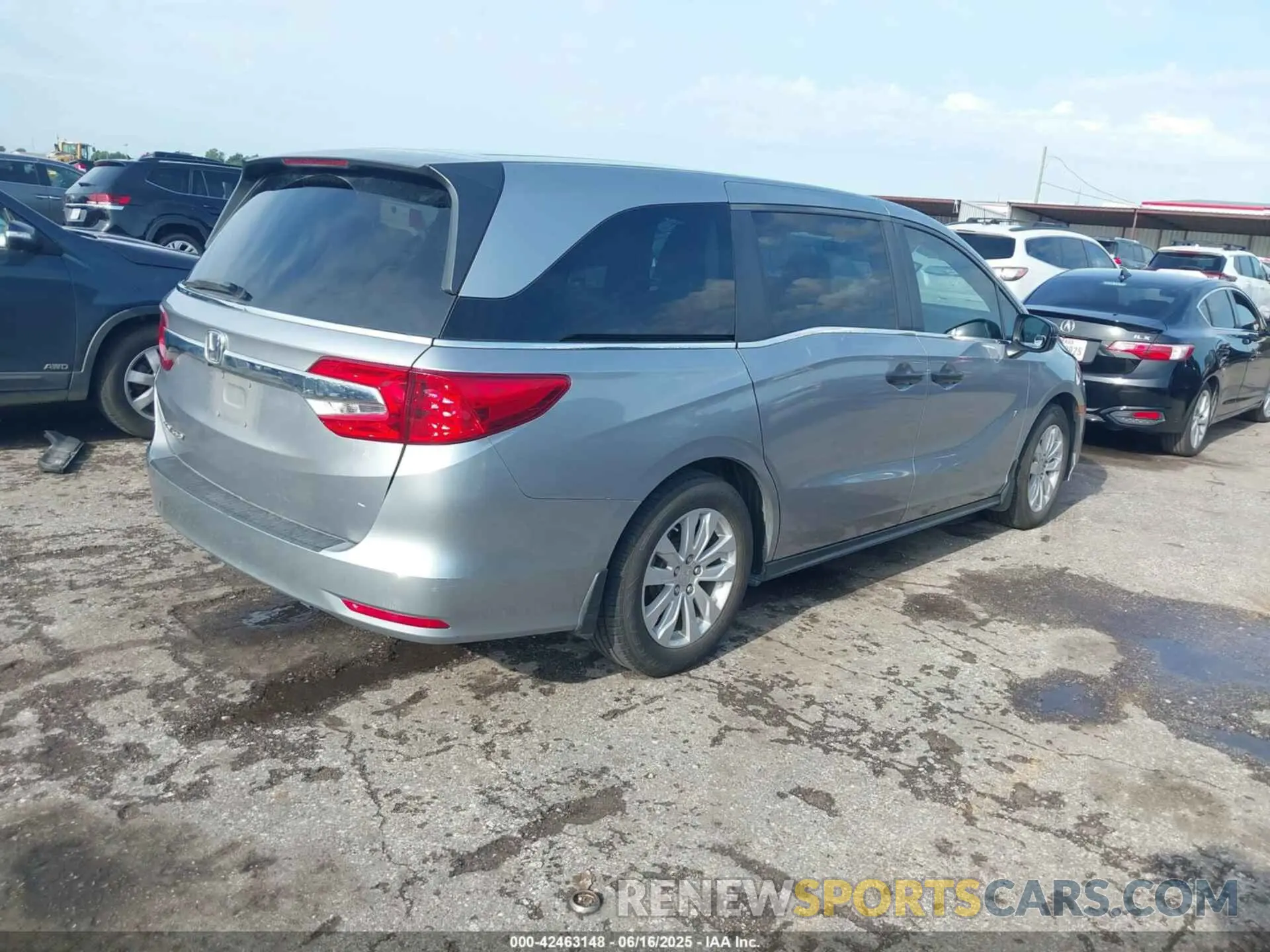 4 Photograph of a damaged car 5FNRL6H29LB020311 HONDA ODYSSEY 2020