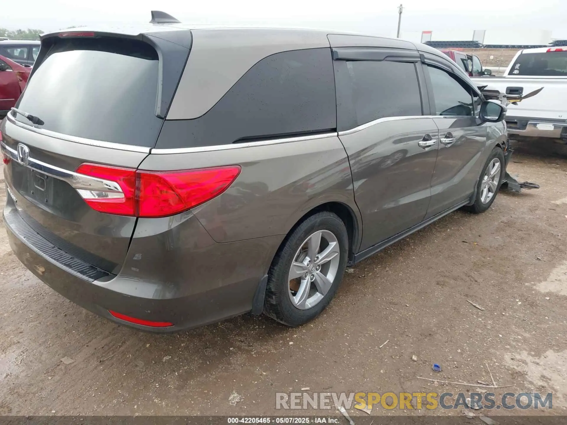 4 Photograph of a damaged car 5FNRL6H50LB055717 HONDA ODYSSEY 2020