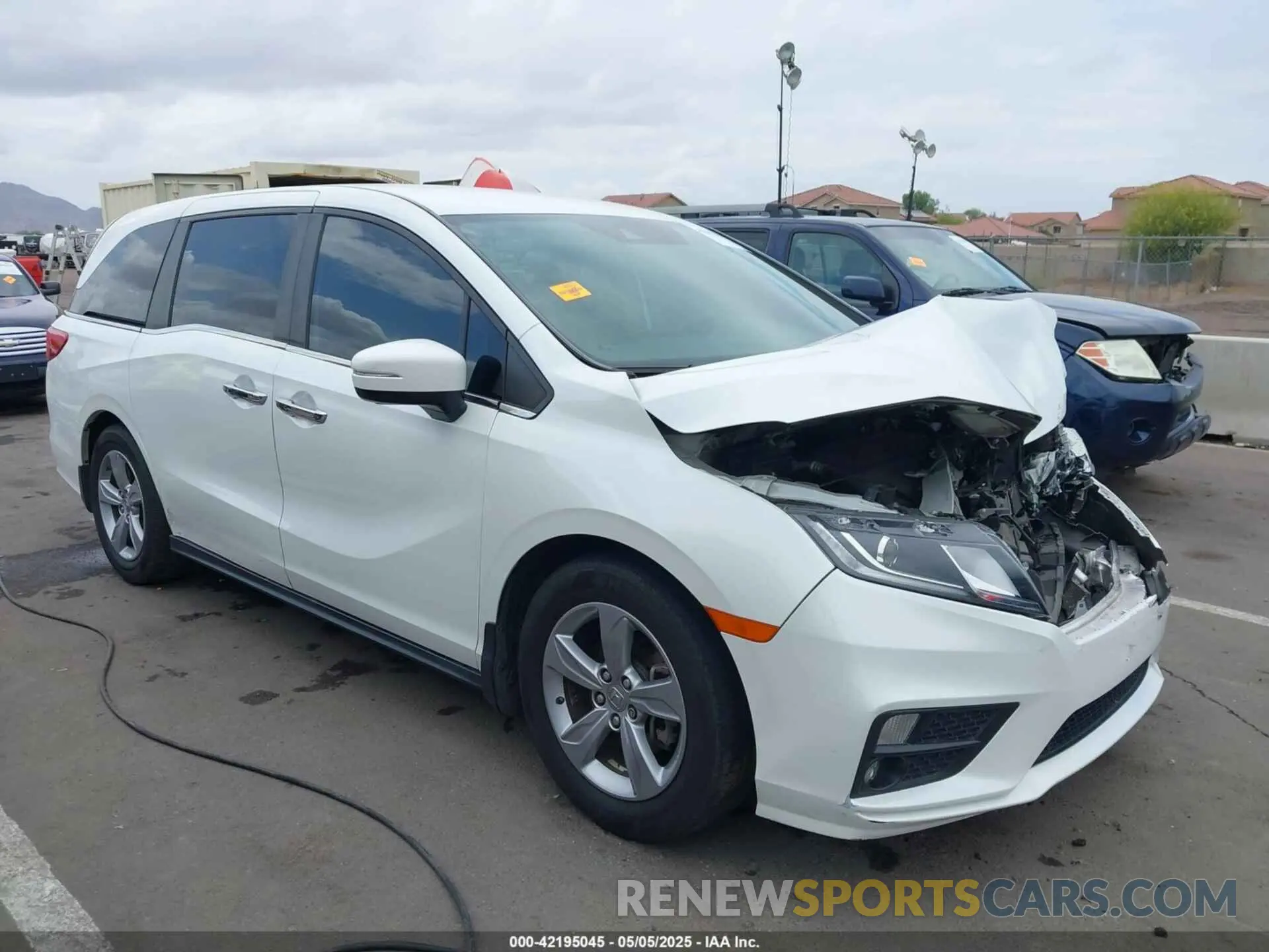 1 Photograph of a damaged car 5FNRL6H53LB038099 HONDA ODYSSEY 2020