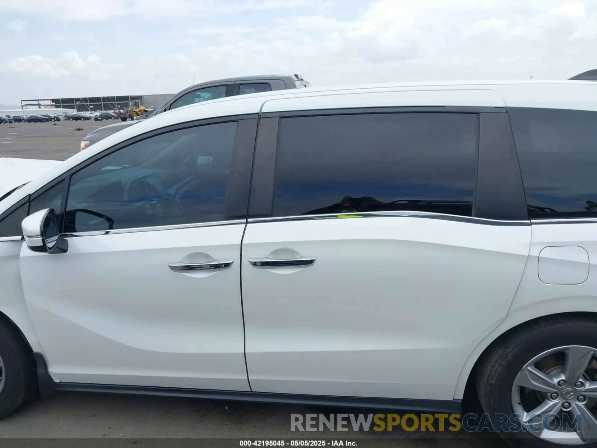 14 Photograph of a damaged car 5FNRL6H53LB038099 HONDA ODYSSEY 2020