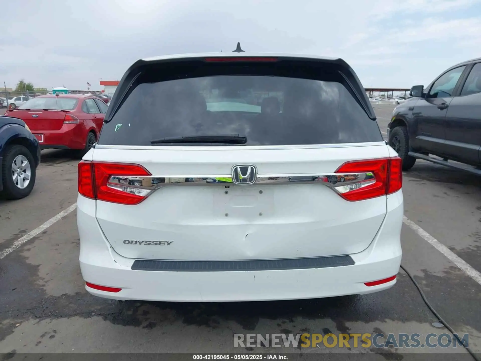 16 Photograph of a damaged car 5FNRL6H53LB038099 HONDA ODYSSEY 2020