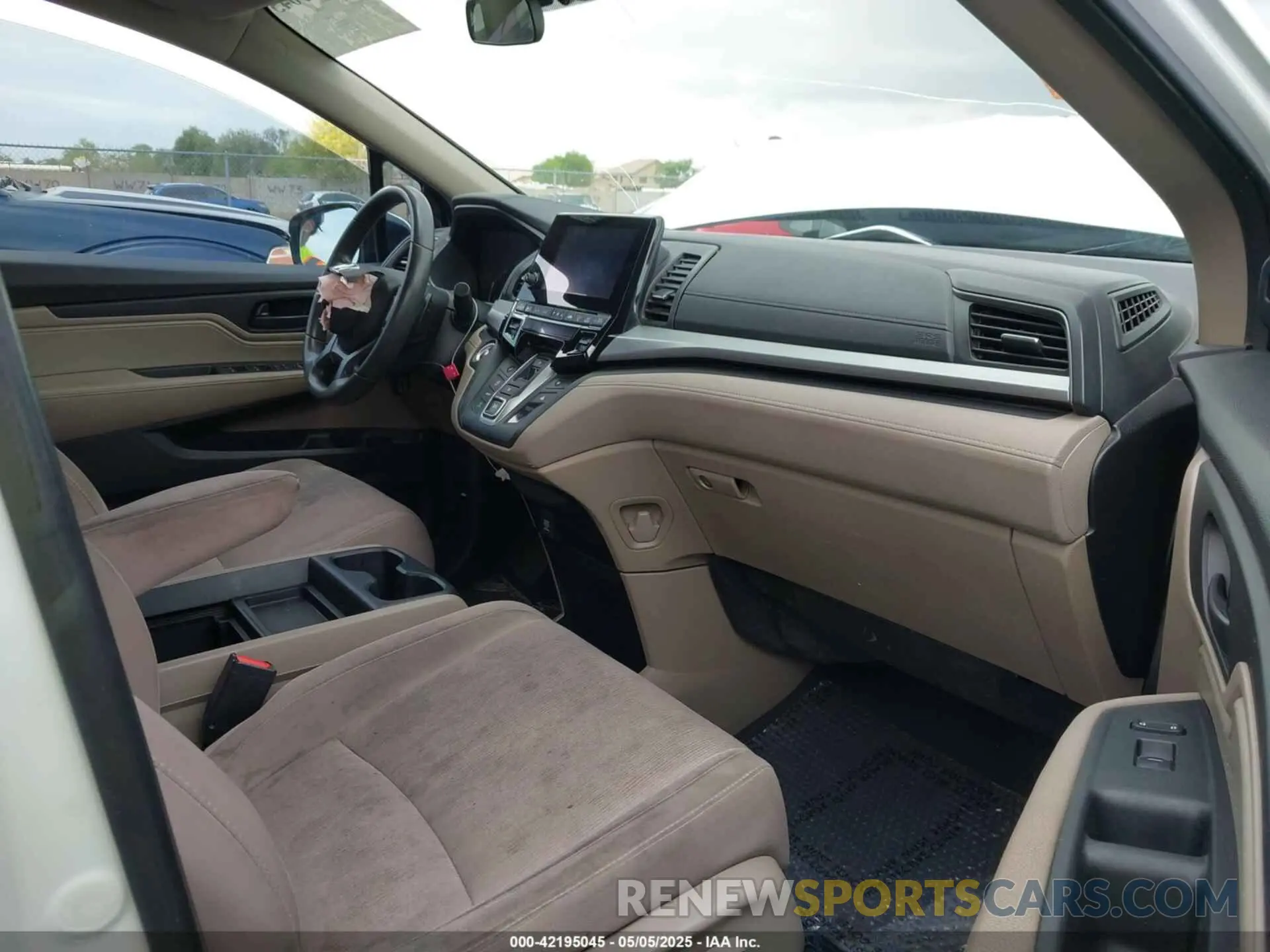 5 Photograph of a damaged car 5FNRL6H53LB038099 HONDA ODYSSEY 2020