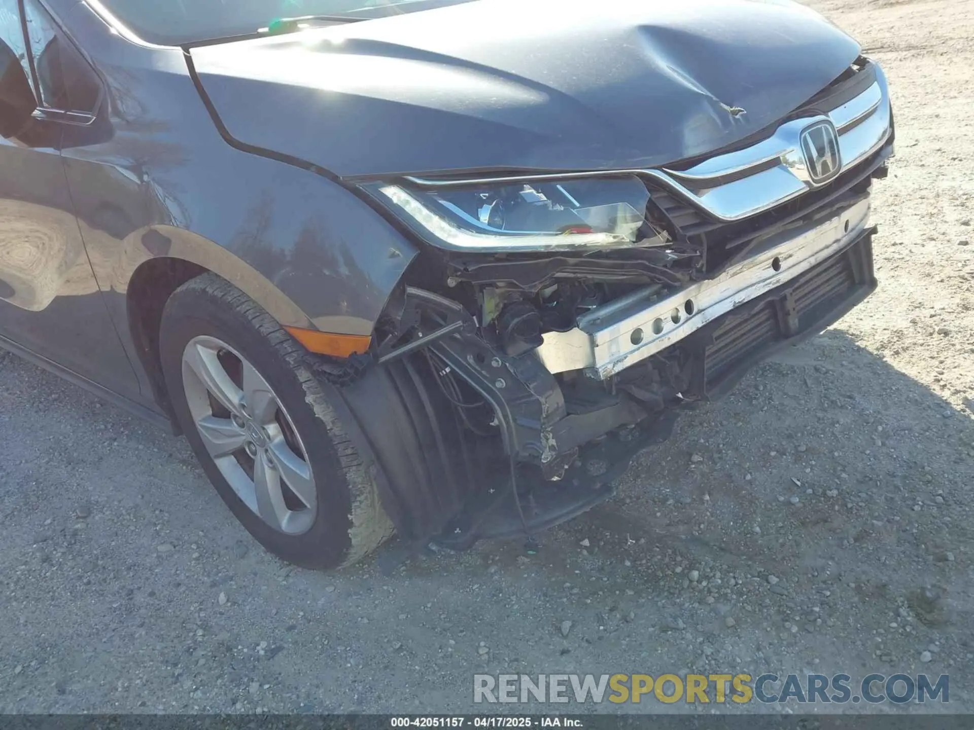 18 Photograph of a damaged car 5FNRL6H54LB052660 HONDA ODYSSEY 2020