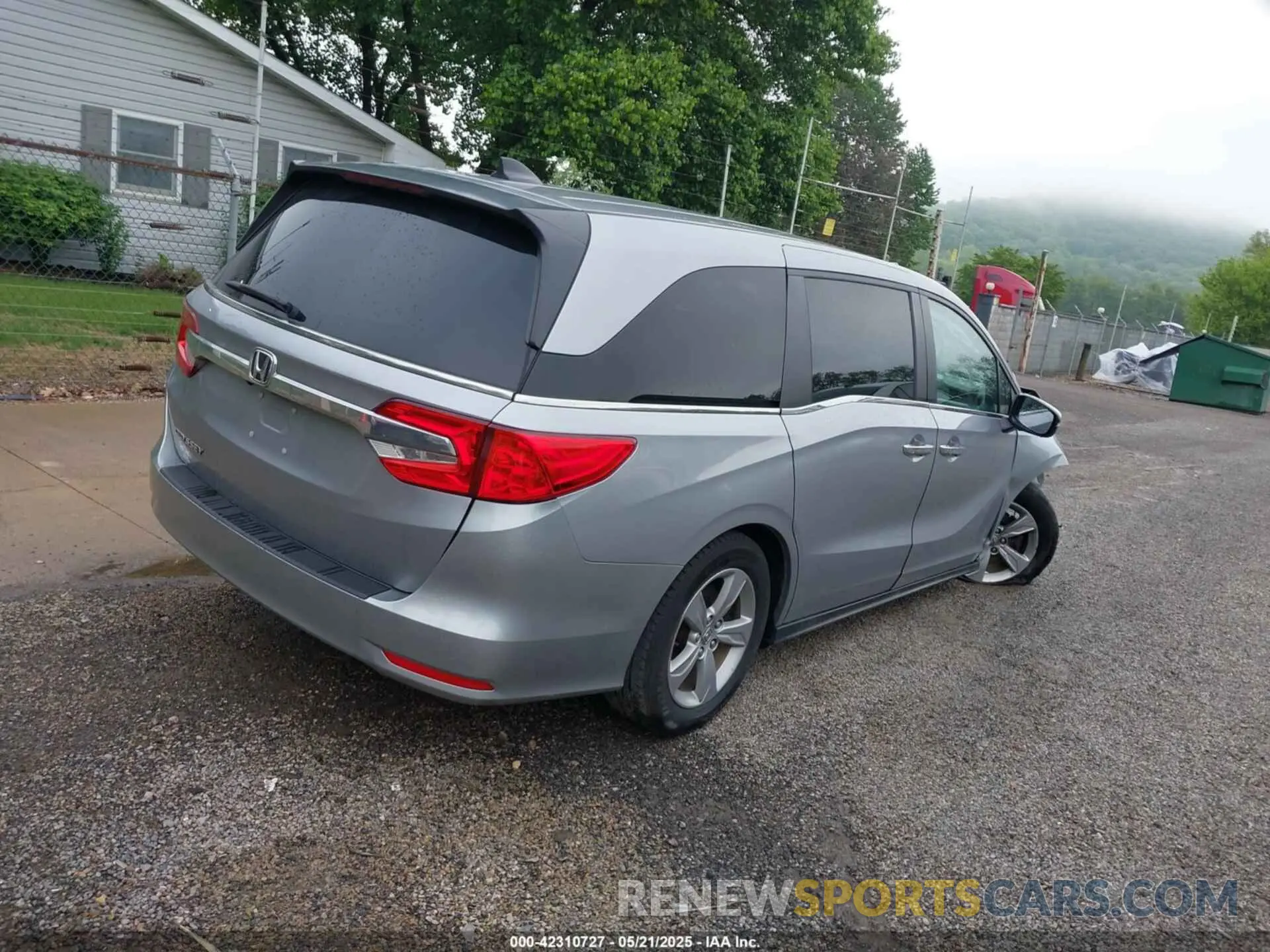 4 Photograph of a damaged car 5FNRL6H55LB056006 HONDA ODYSSEY 2020