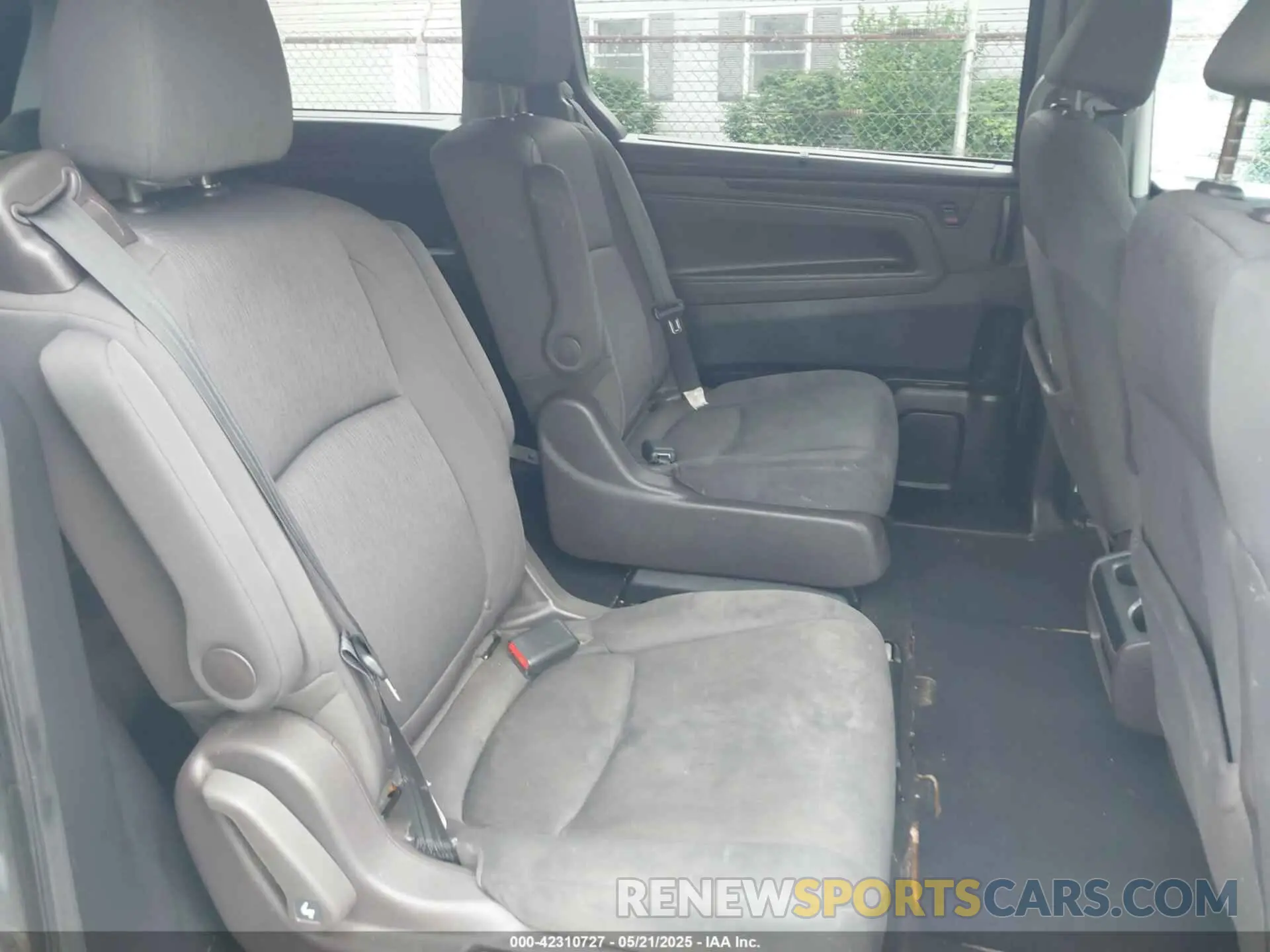 8 Photograph of a damaged car 5FNRL6H55LB056006 HONDA ODYSSEY 2020