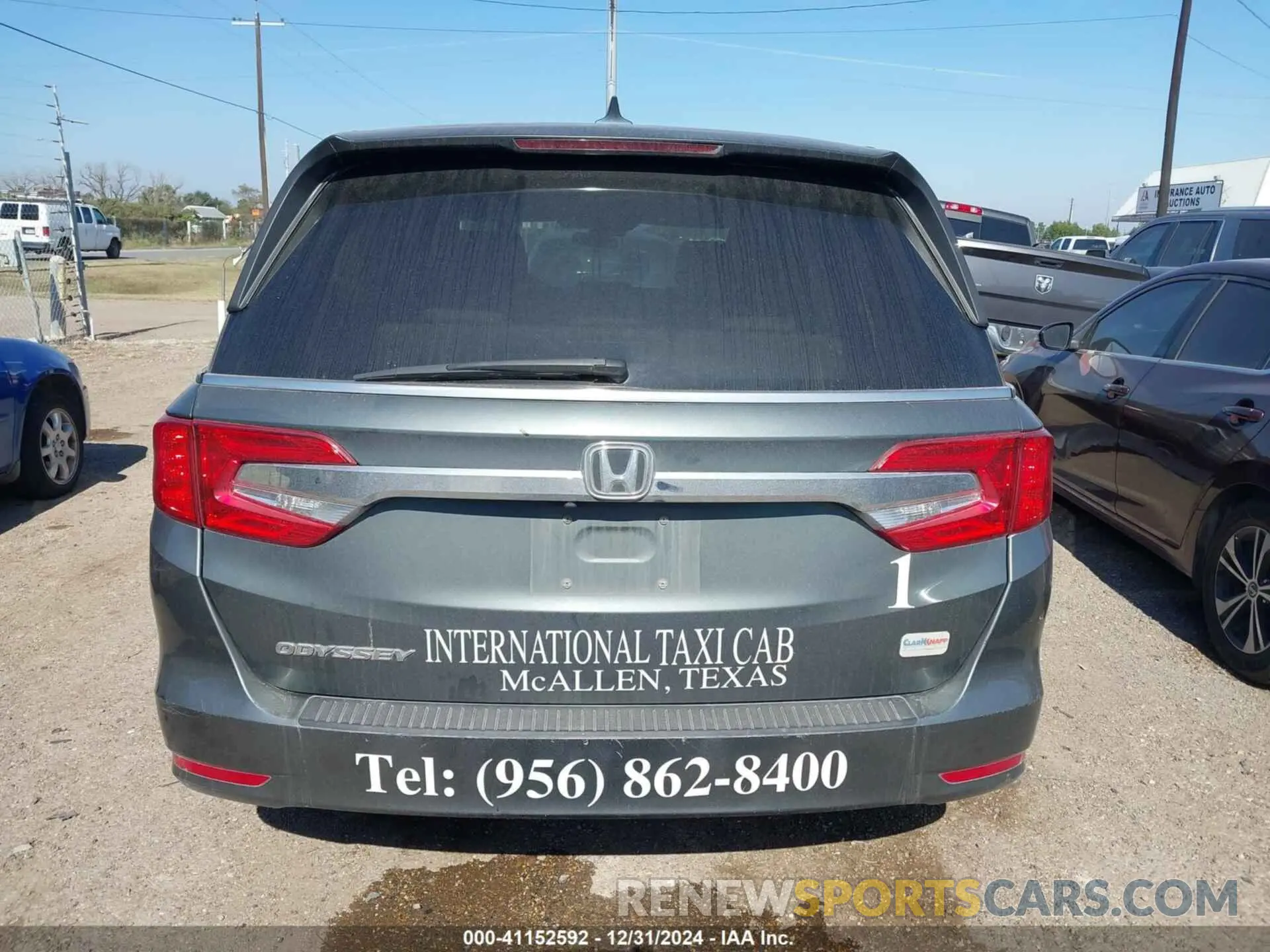 17 Photograph of a damaged car 5FNRL6H57LB045010 HONDA ODYSSEY 2020