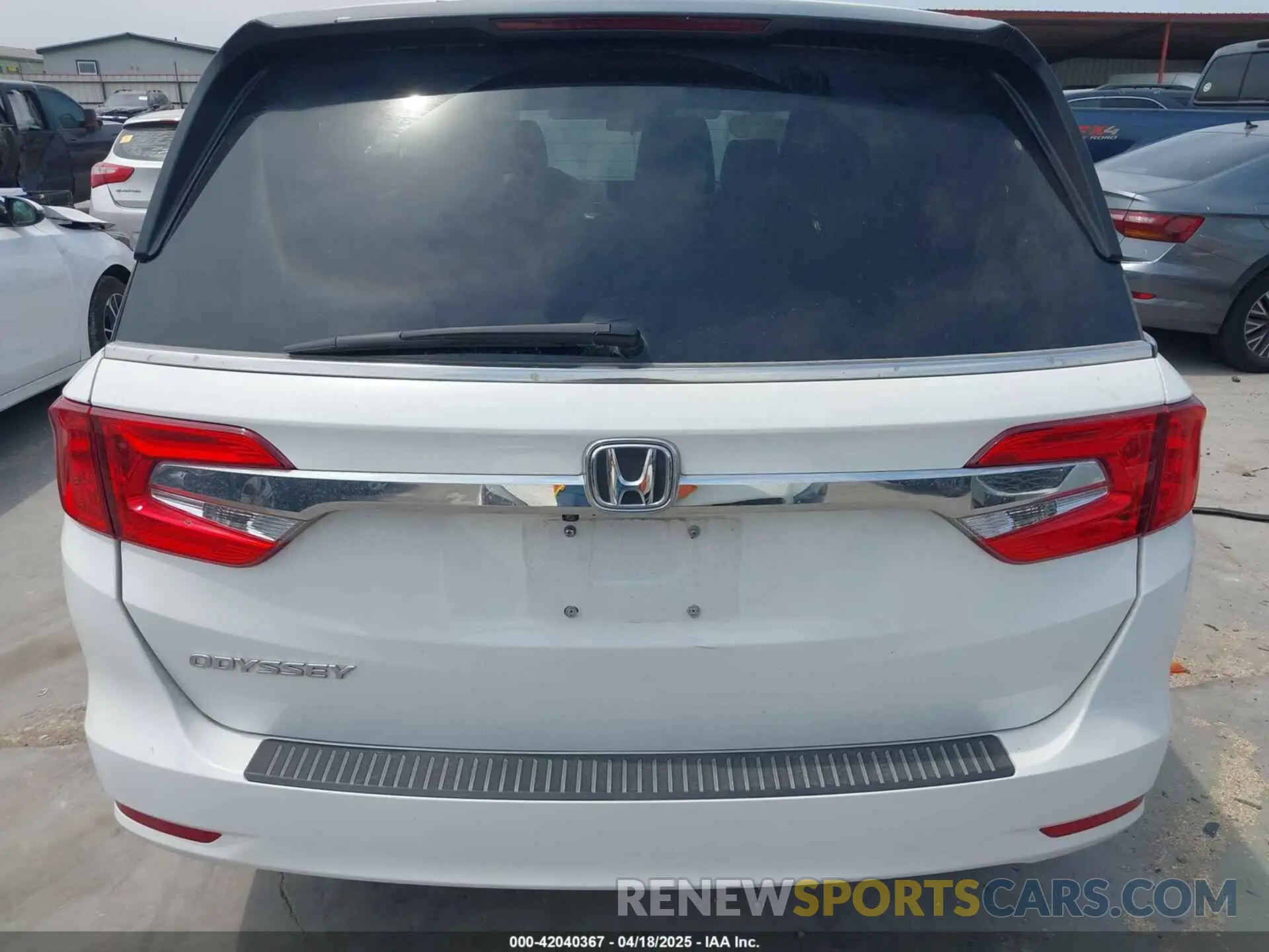 17 Photograph of a damaged car 5FNRL6H58LB062074 HONDA ODYSSEY 2020