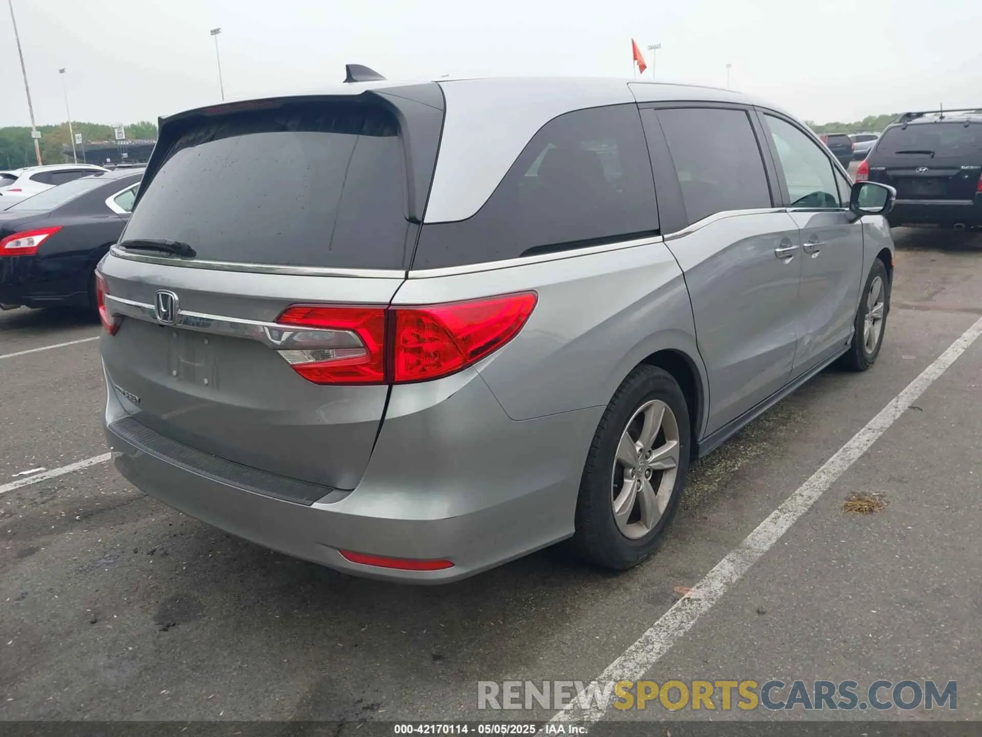 4 Photograph of a damaged car 5FNRL6H59LB044439 HONDA ODYSSEY 2020