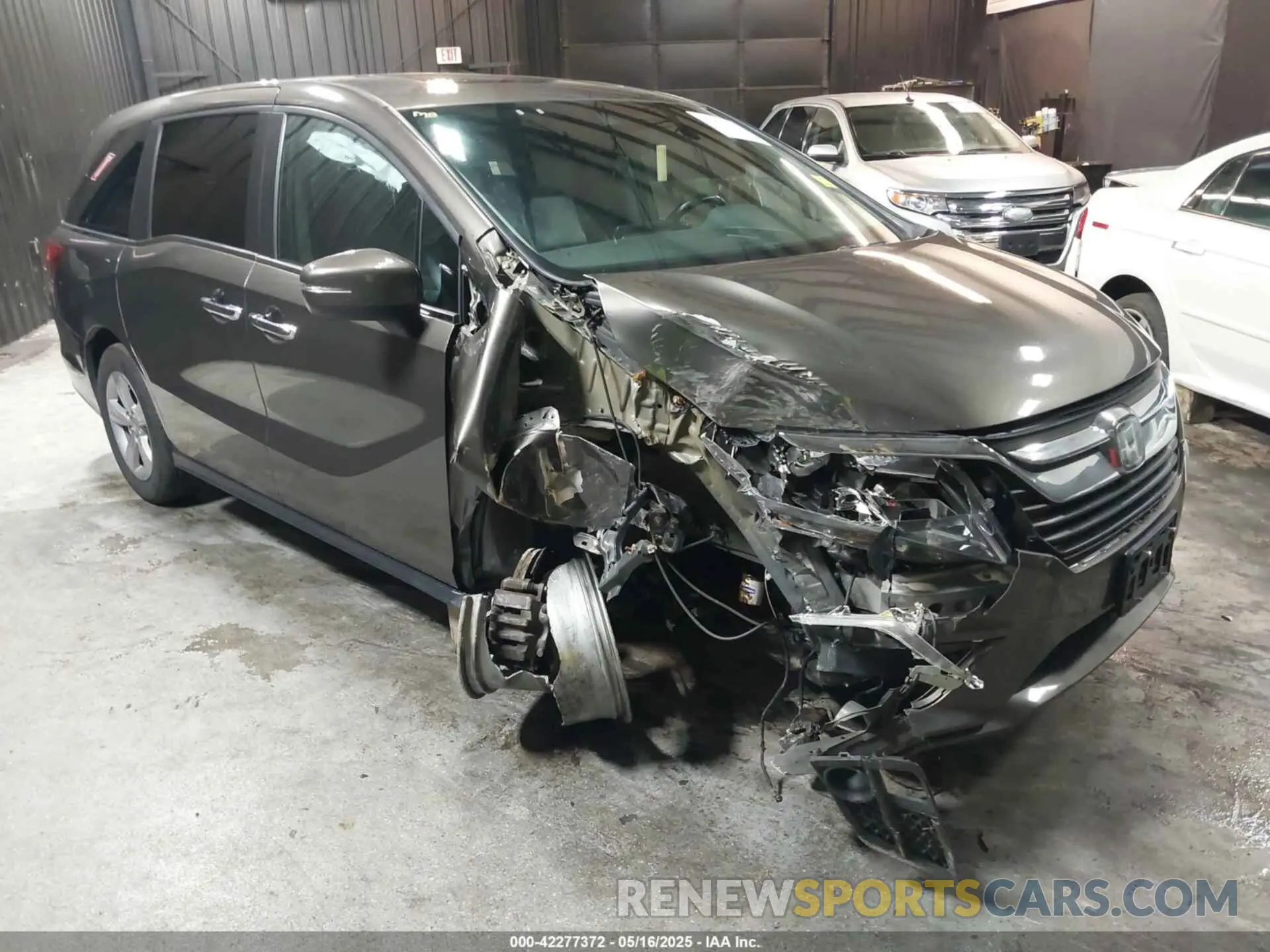 1 Photograph of a damaged car 5FNRL6H71LB007578 HONDA ODYSSEY 2020