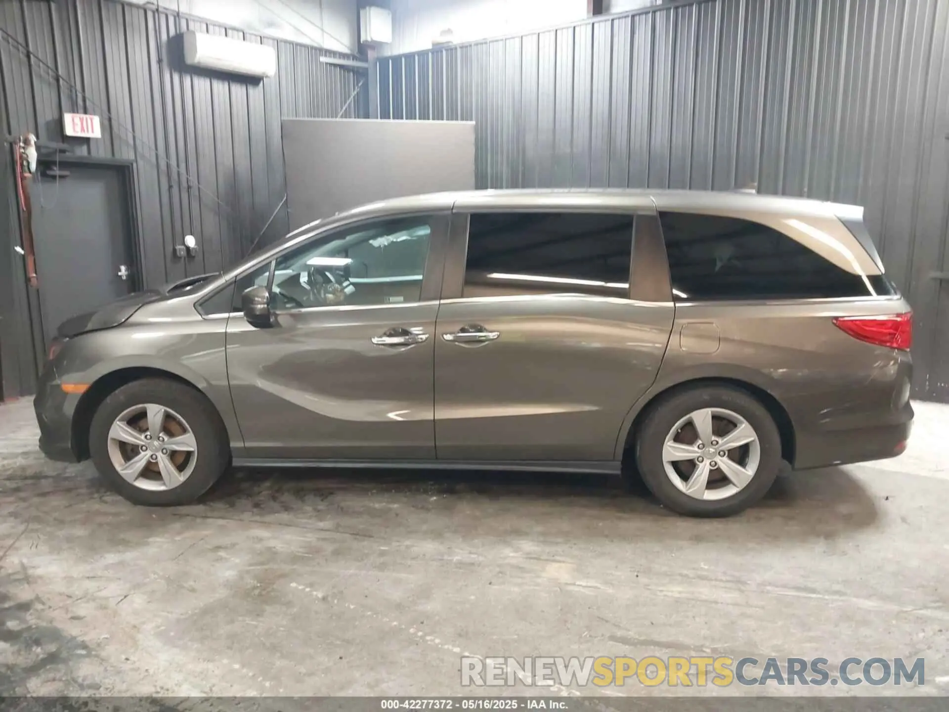 14 Photograph of a damaged car 5FNRL6H71LB007578 HONDA ODYSSEY 2020