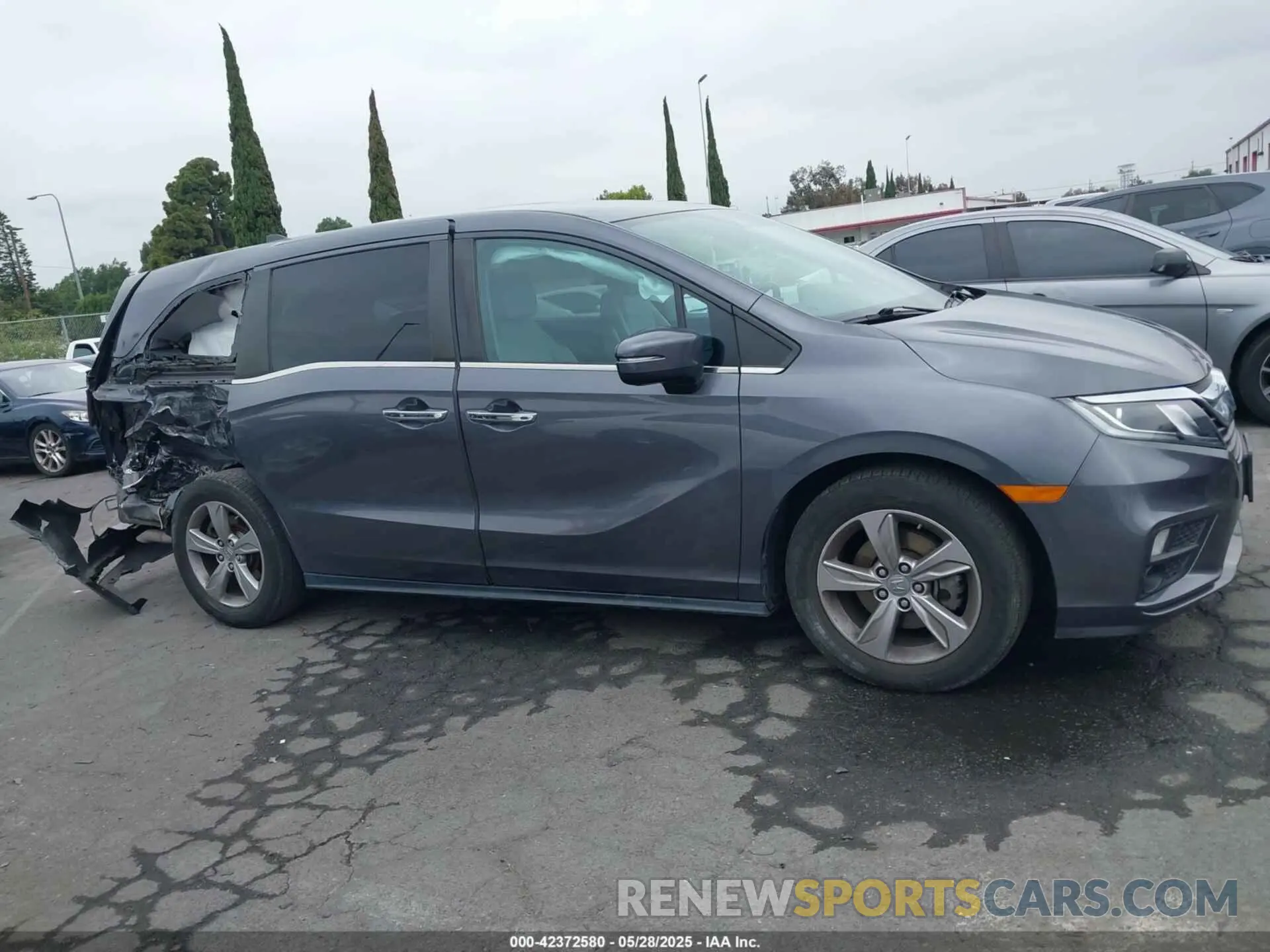 14 Photograph of a damaged car 5FNRL6H71LB035476 HONDA ODYSSEY 2020